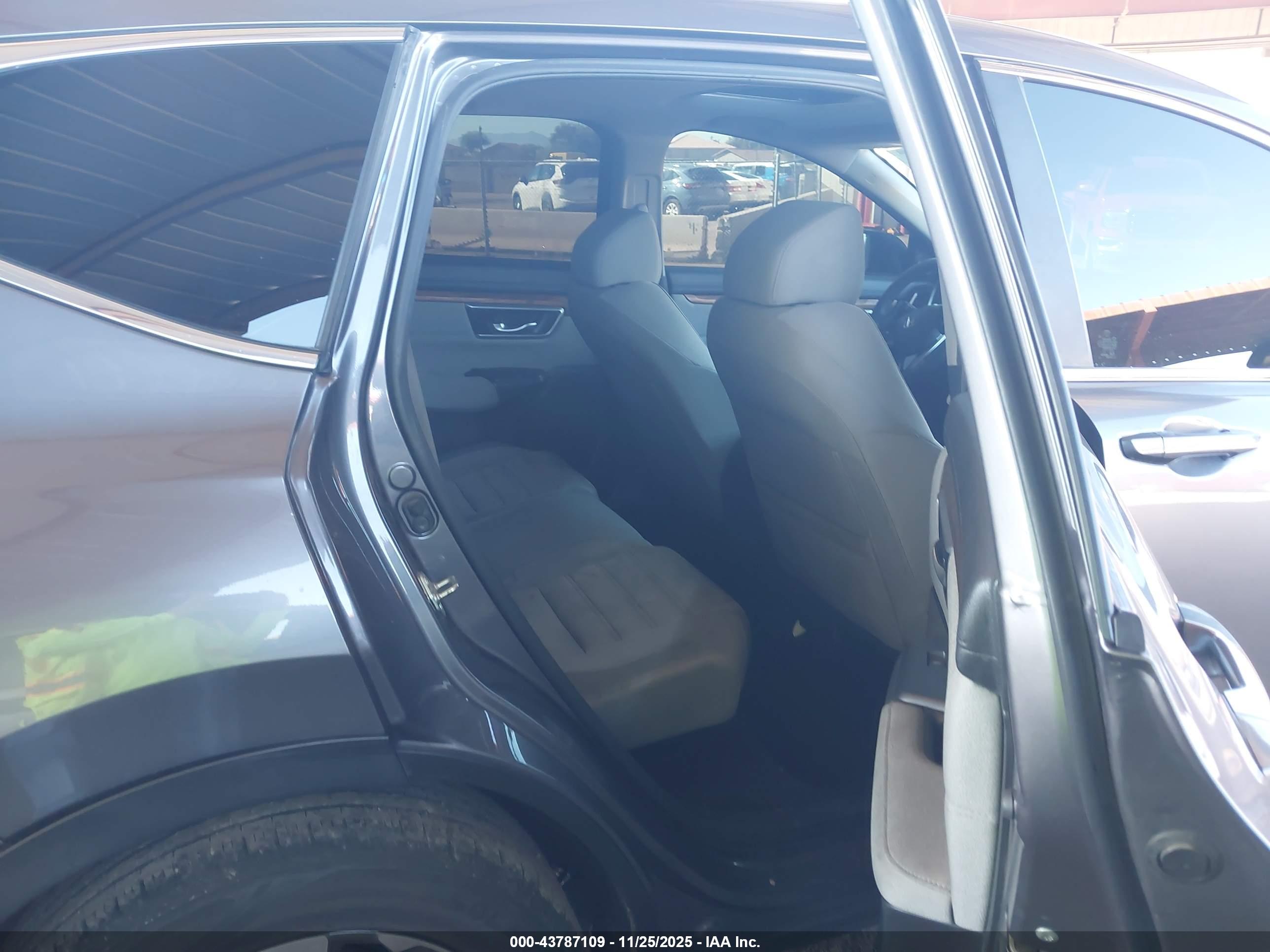 HONDA CR-V image 8