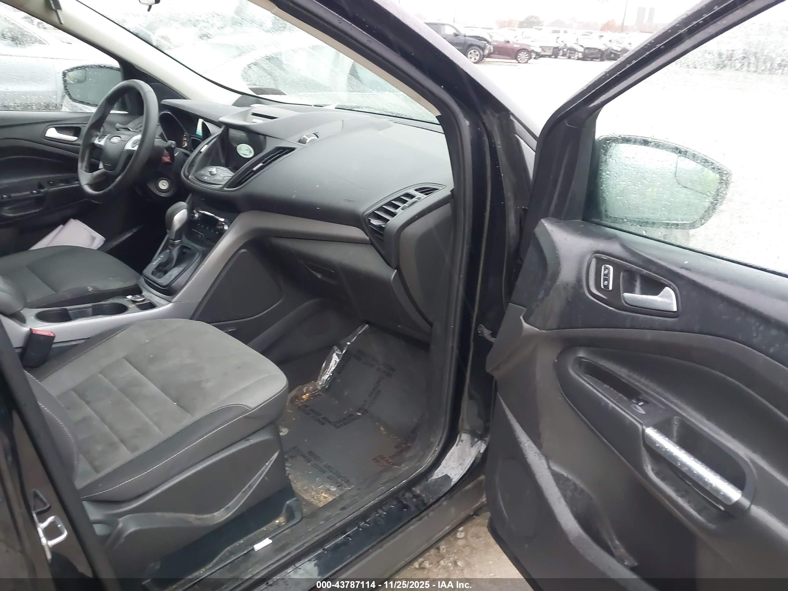 FORD ESCAPE image 5