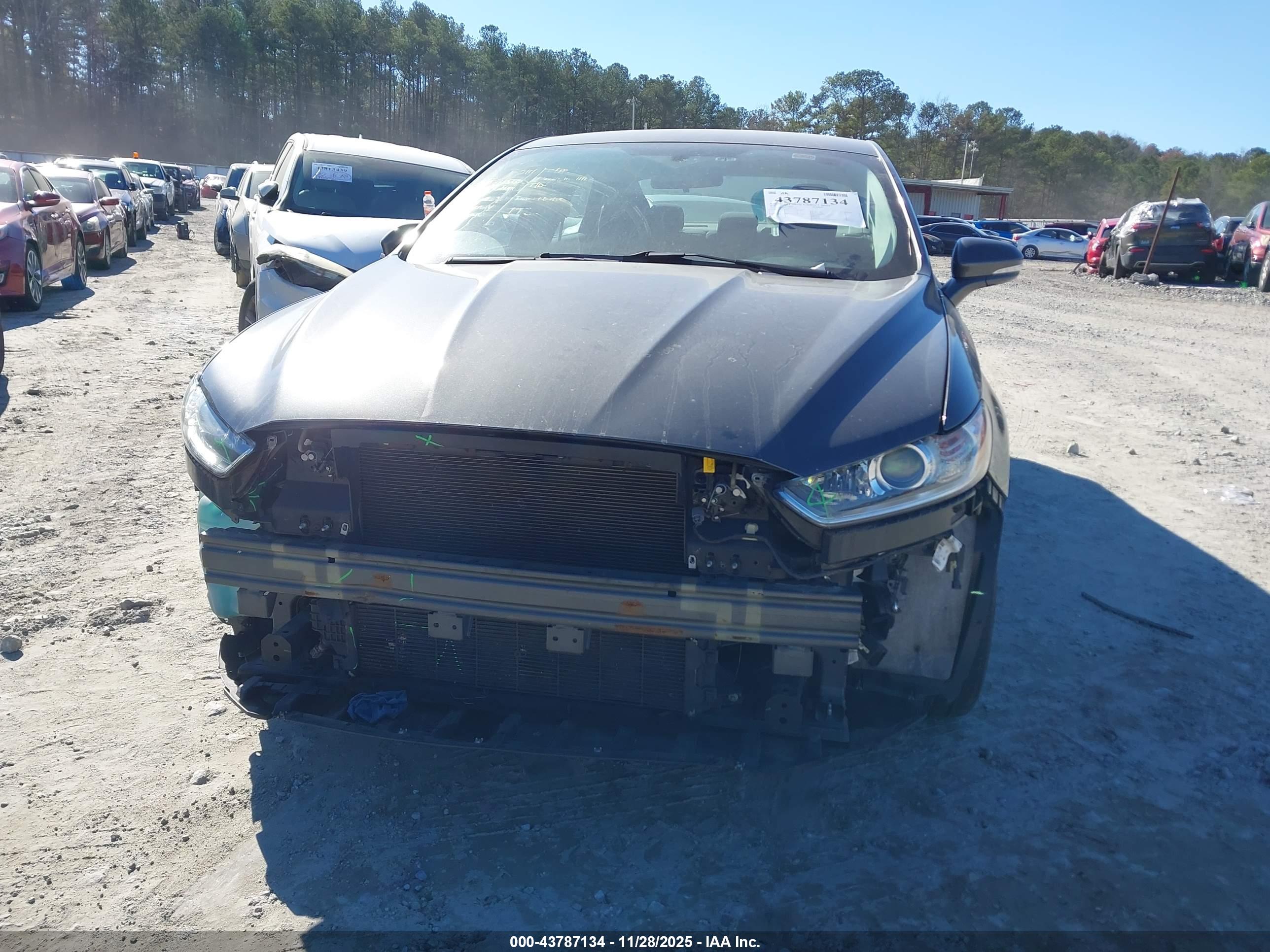 FORD FUSION image 6