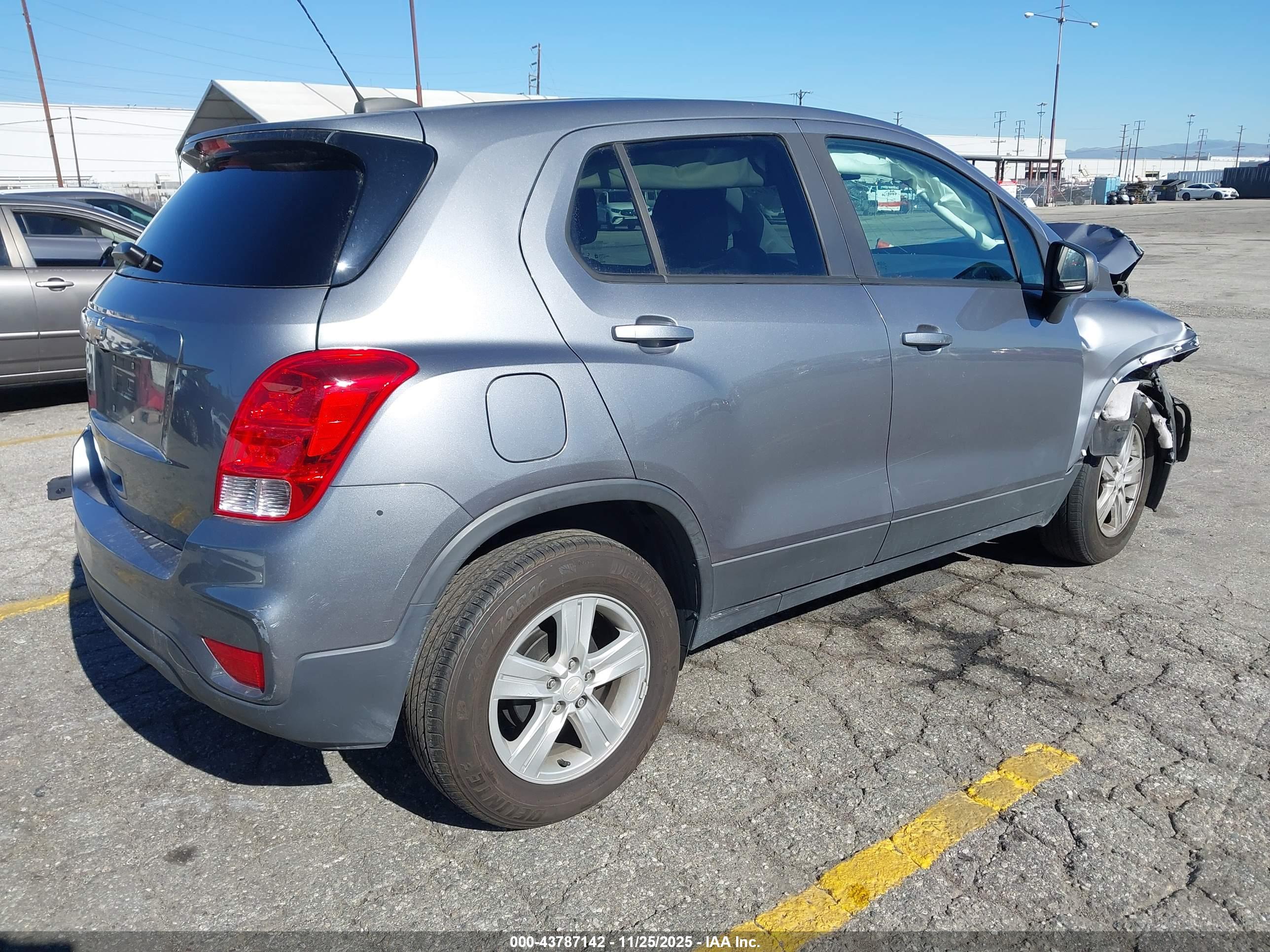 CHEVROLET TRAX image 4