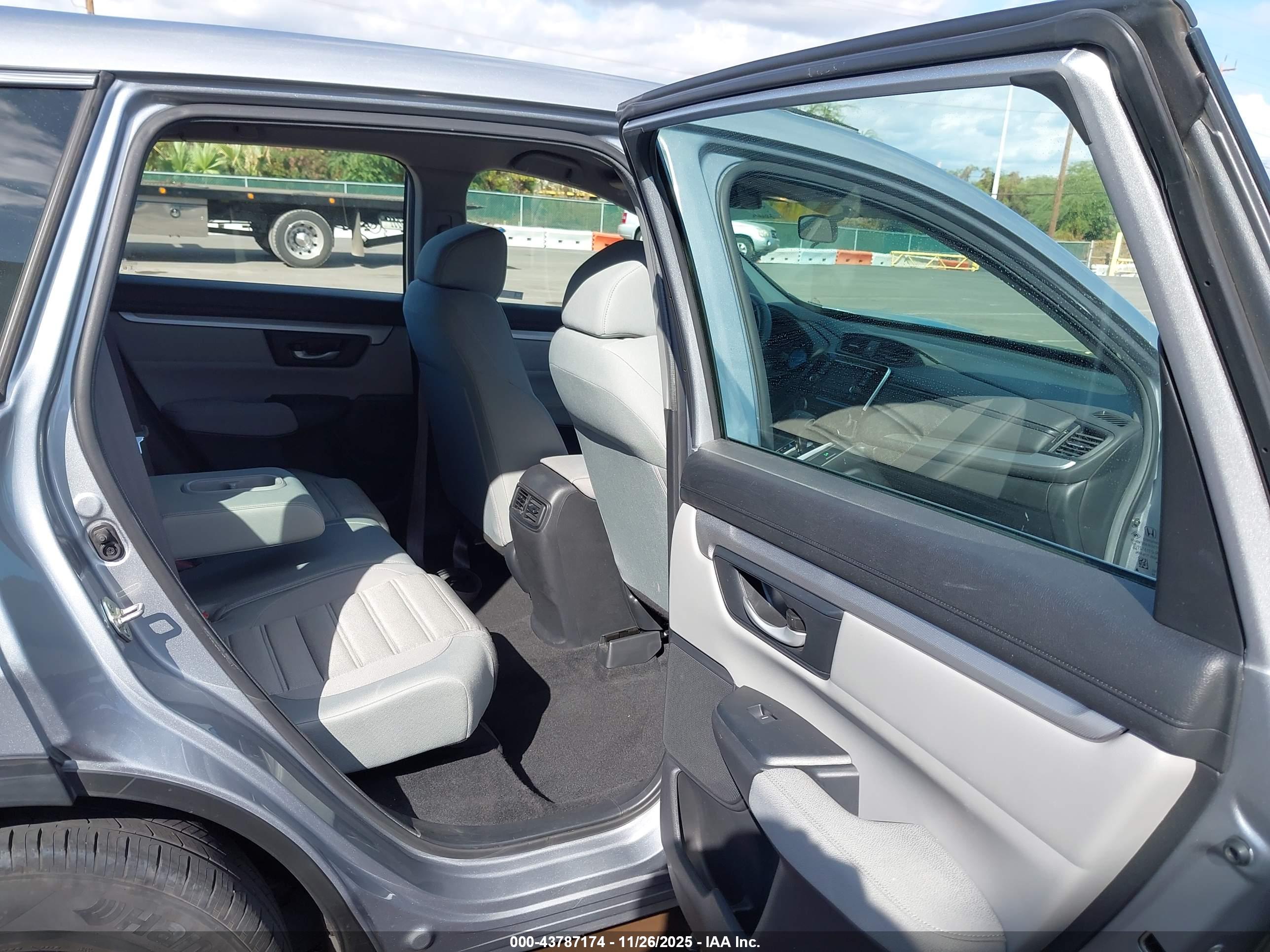 HONDA CR-V image 8
