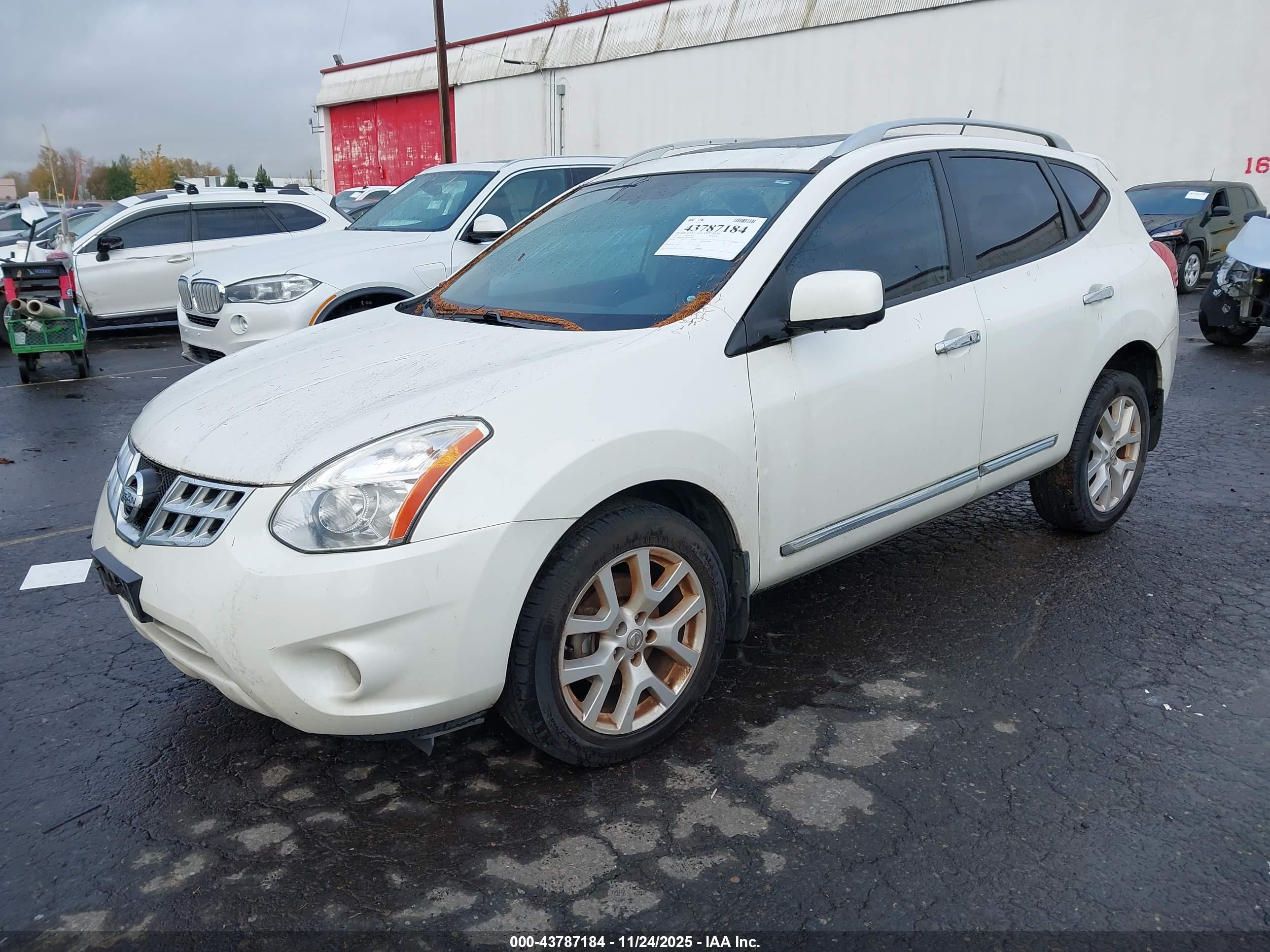 NISSAN ROGUE image 2