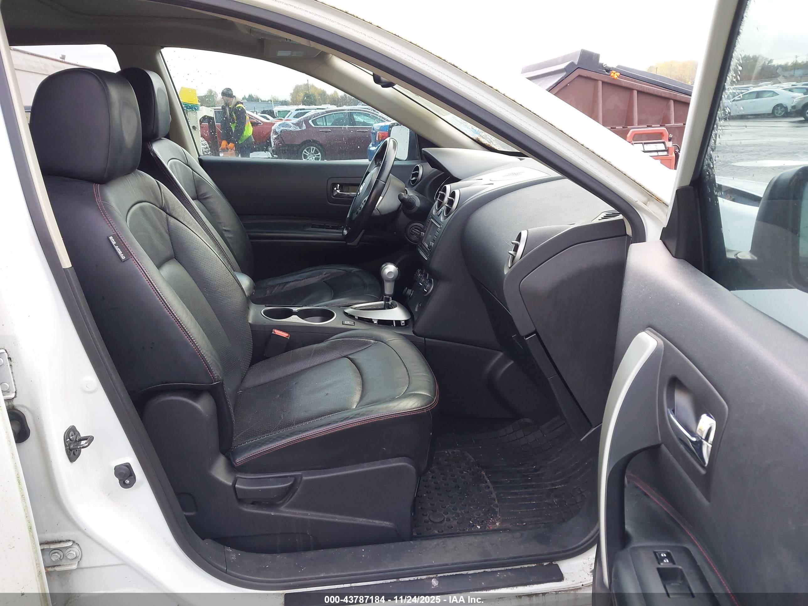 NISSAN ROGUE image 5