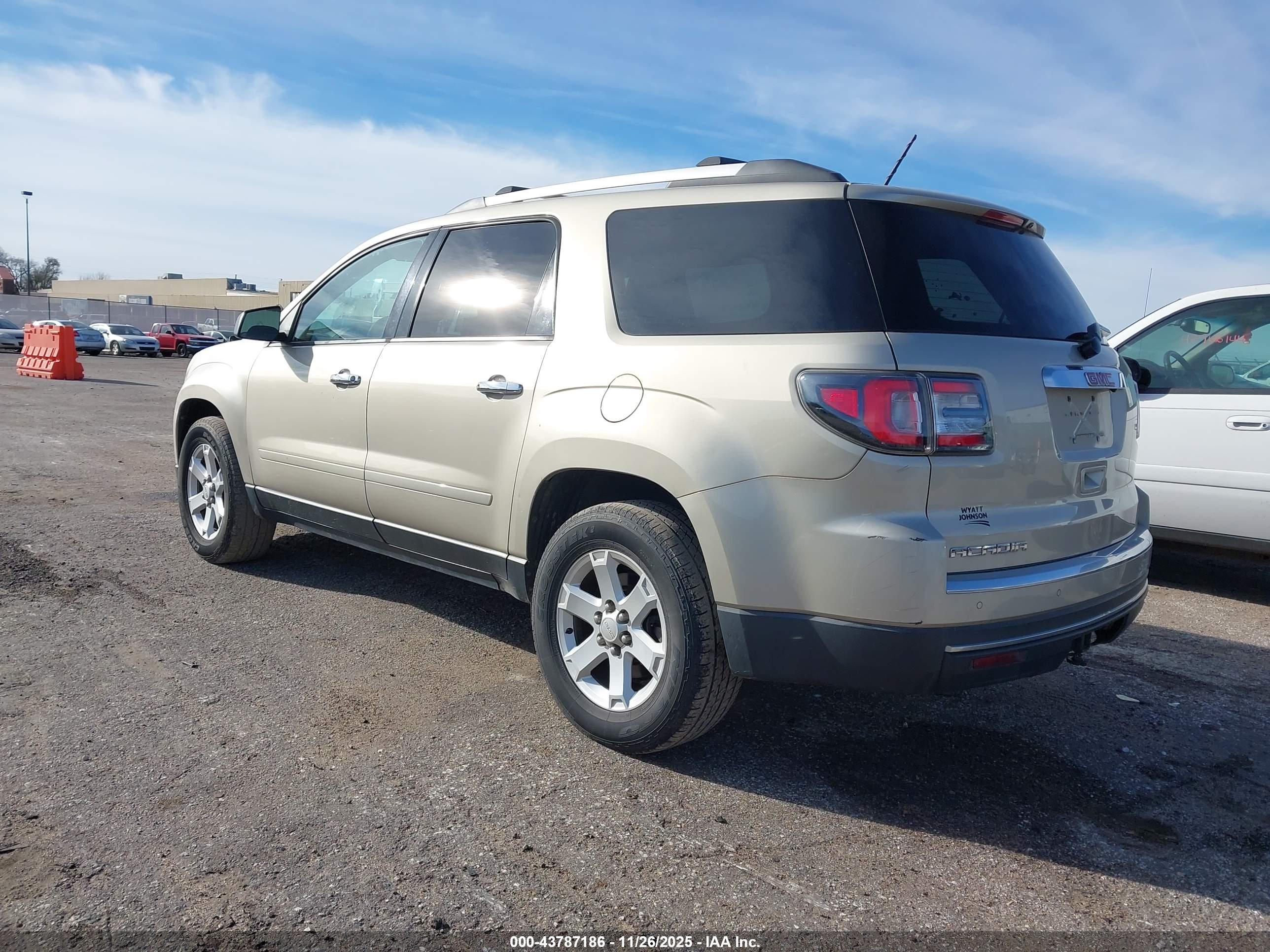 GMC ACADIA image 3