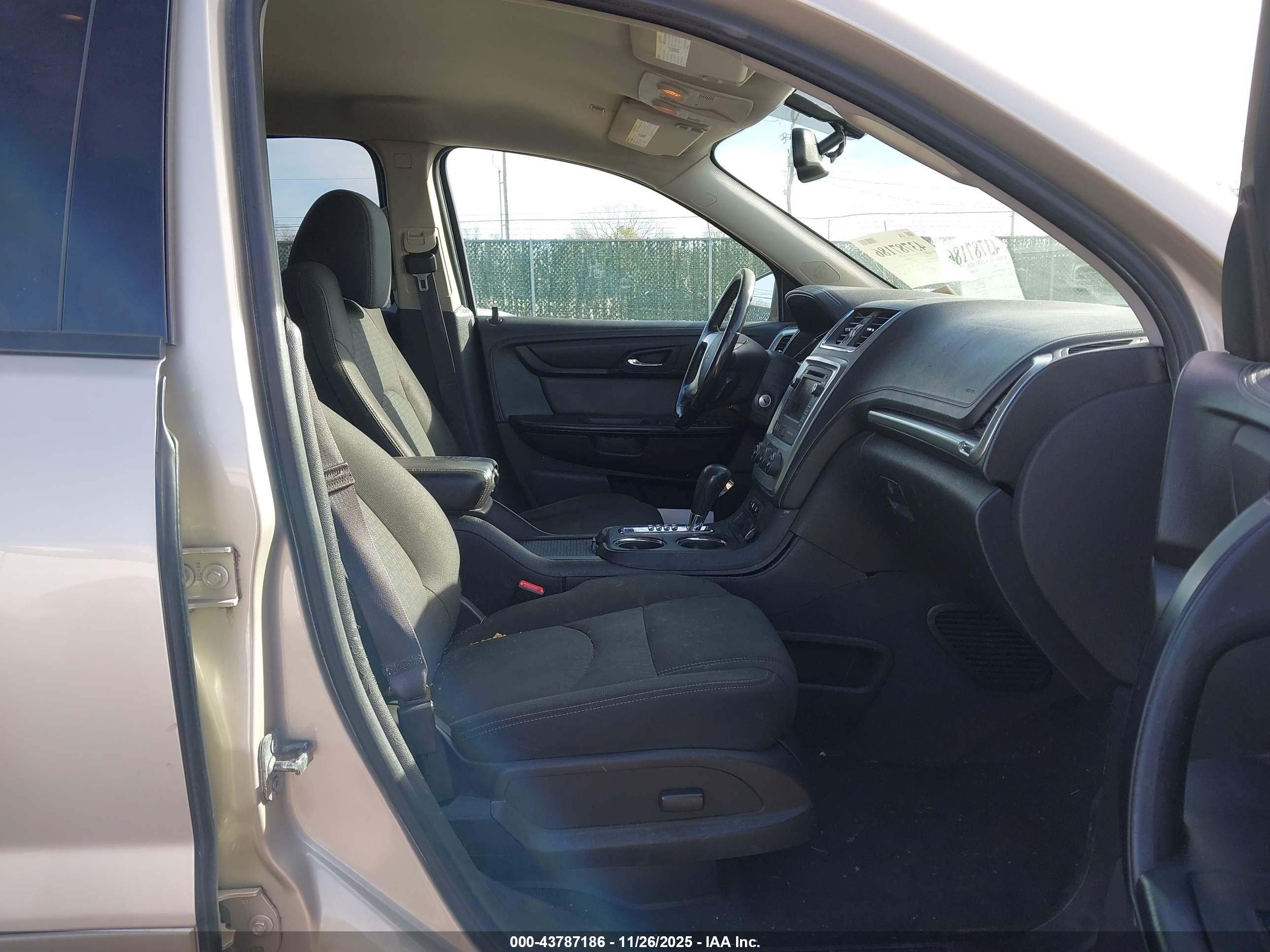GMC ACADIA image 5