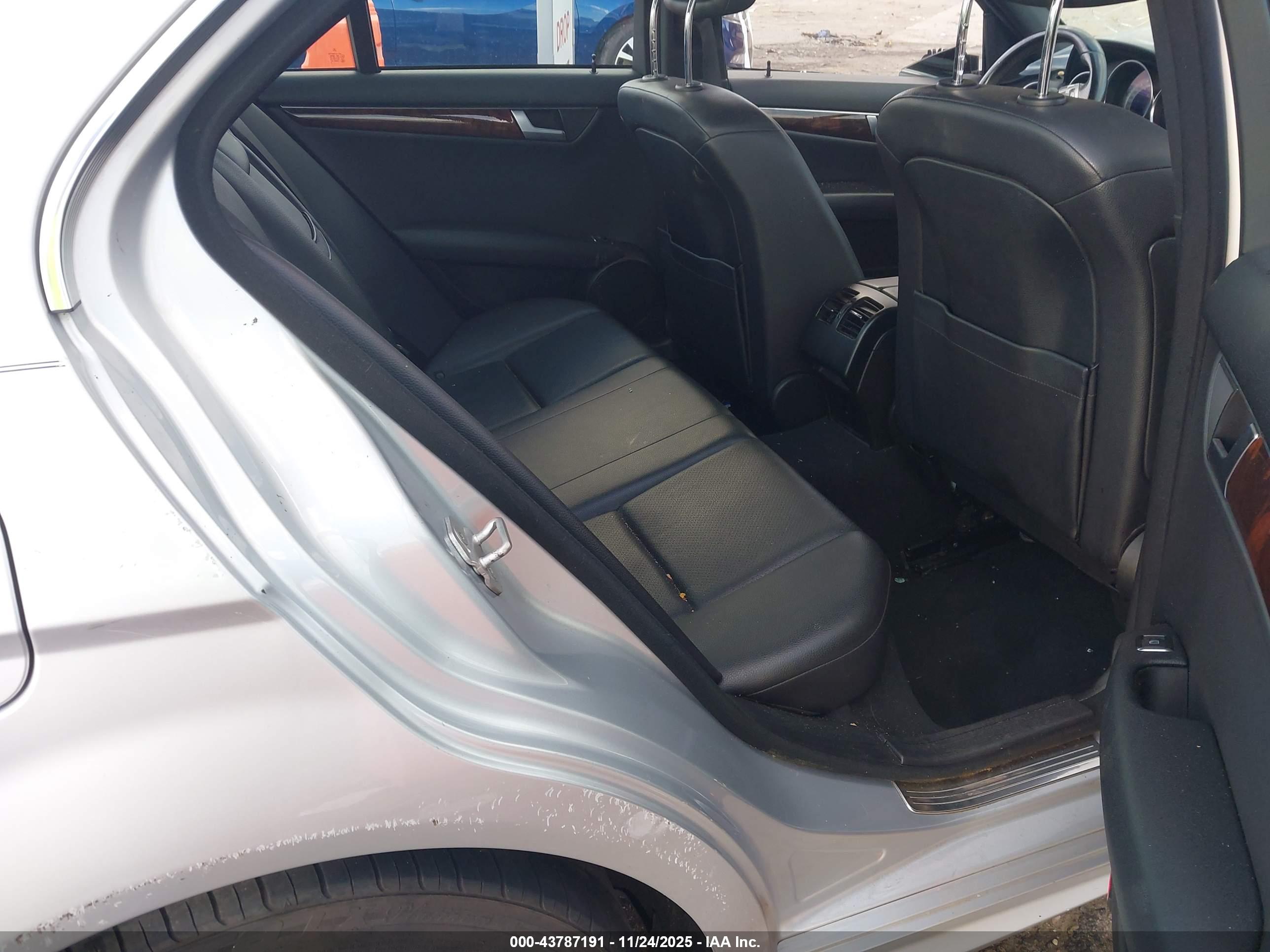 MERCEDES-BENZ C image 8