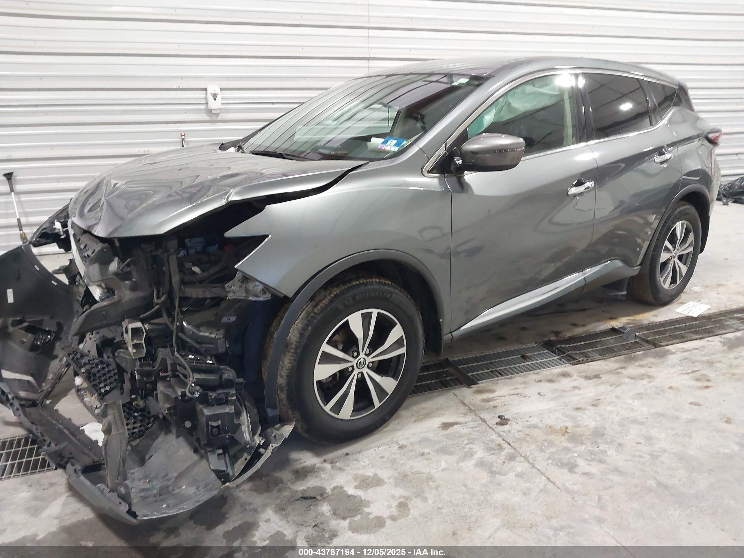 NISSAN MURANO image 2
