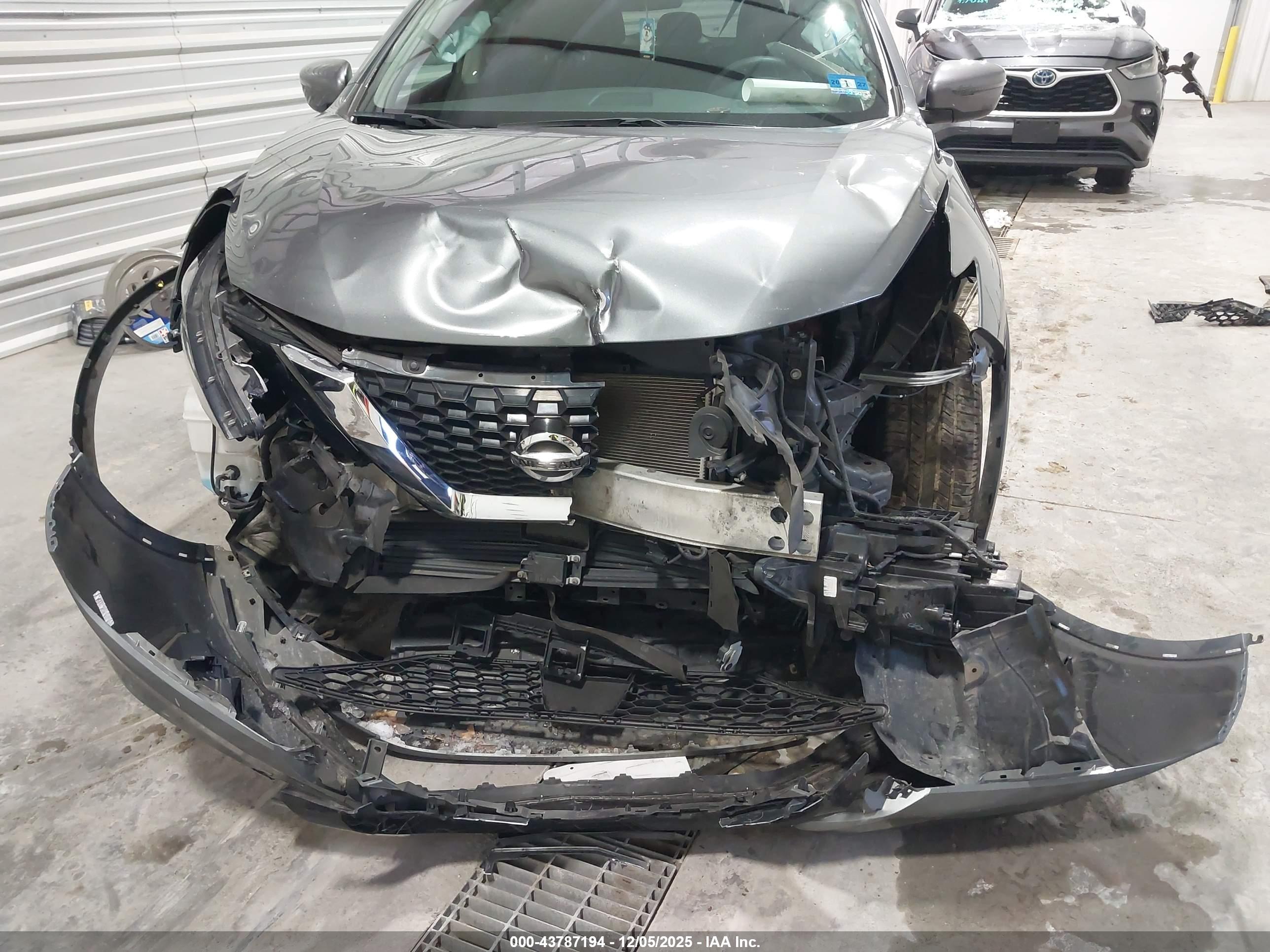 NISSAN MURANO image 6