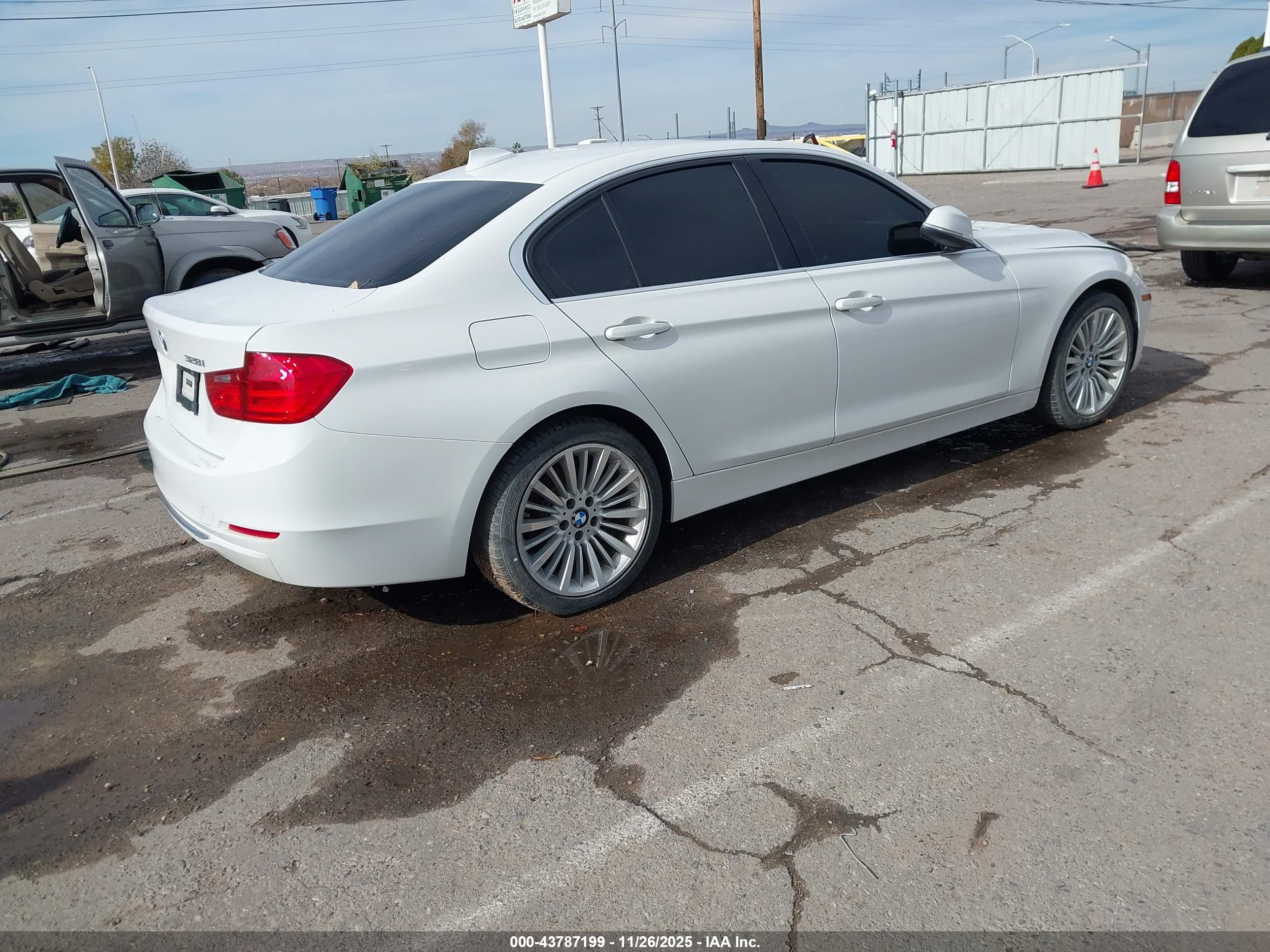 BMW 328I image 4