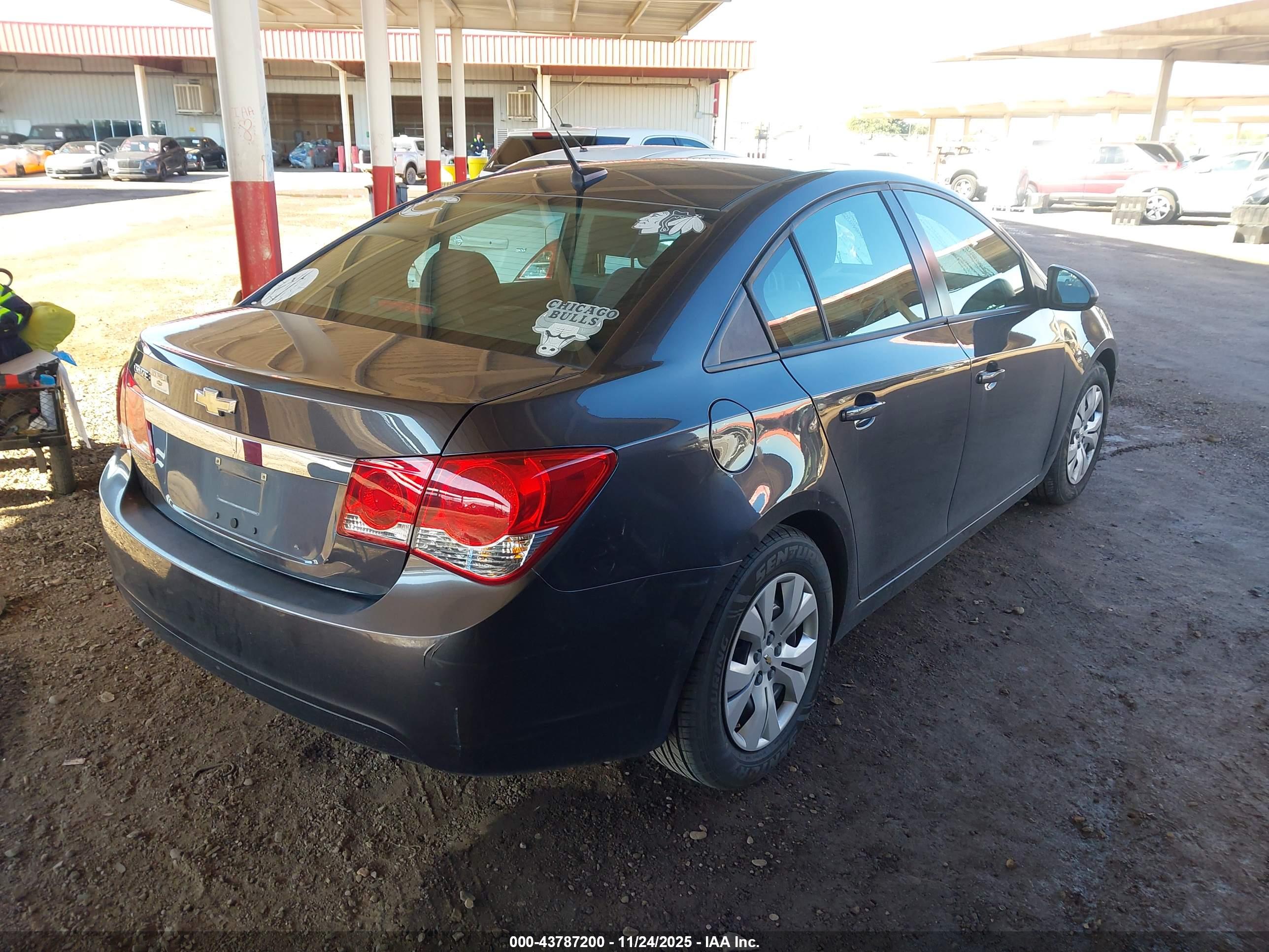CHEVROLET CRUZE image 4