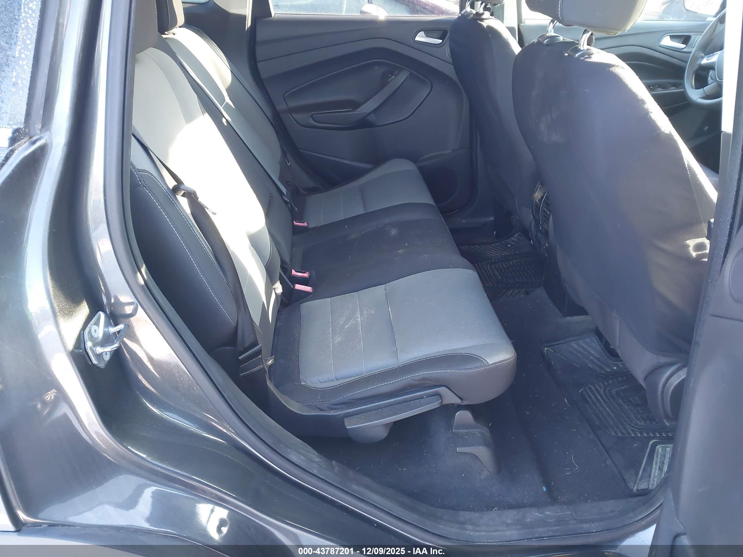 FORD ESCAPE image 8