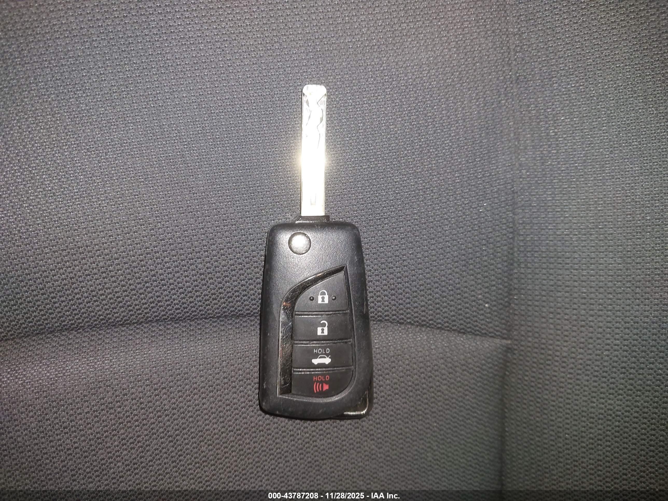 TOYOTA COROLLA image 11