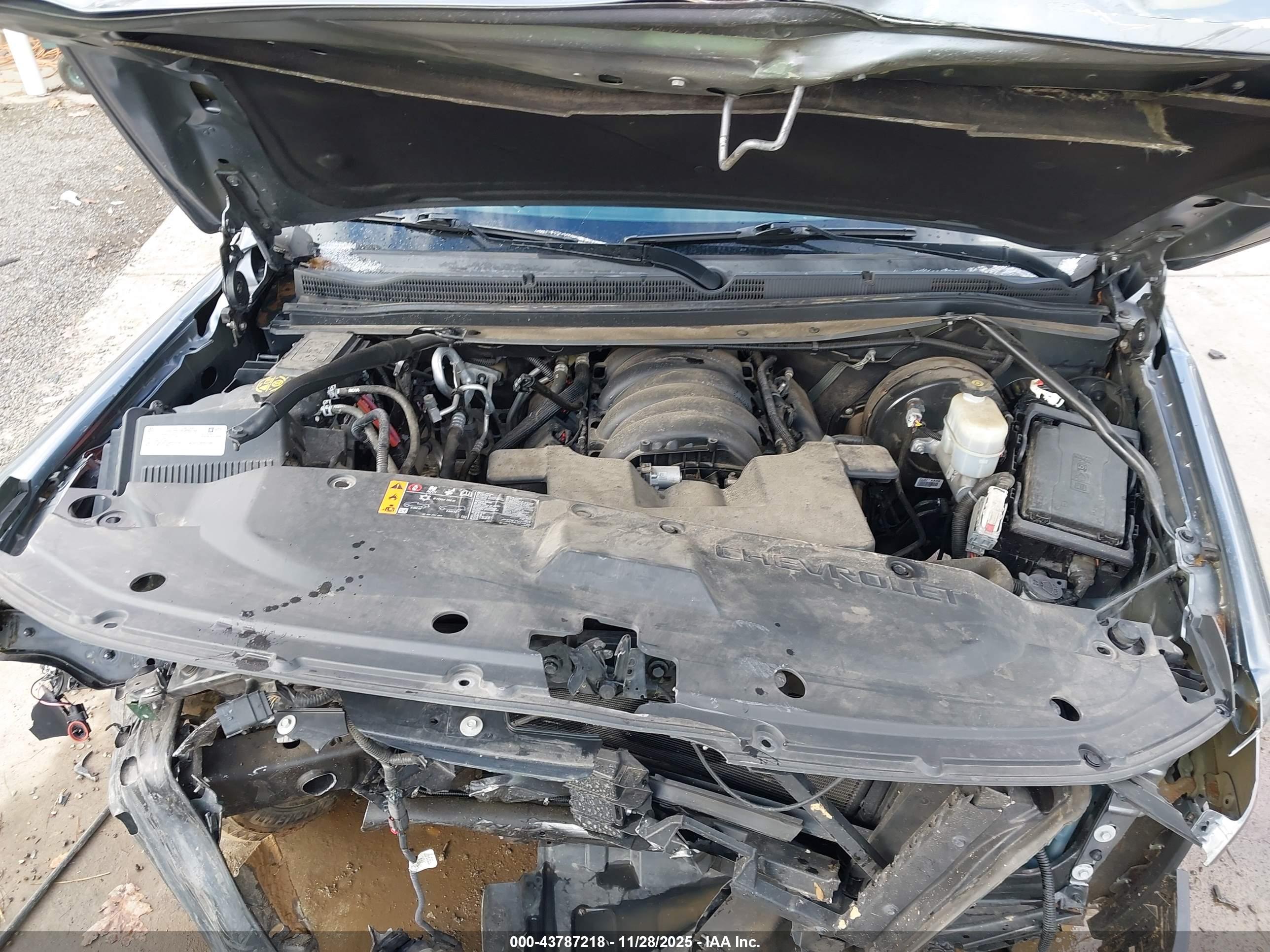 CHEVROLET SUBURBAN image 10