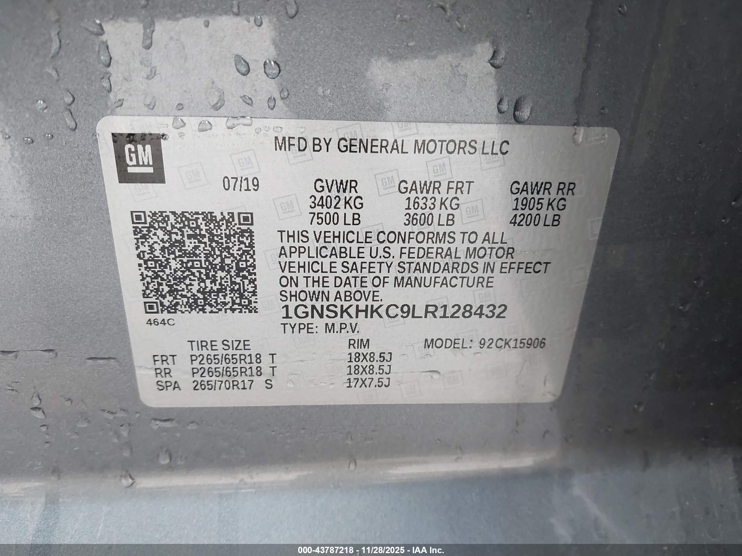 CHEVROLET SUBURBAN image 9