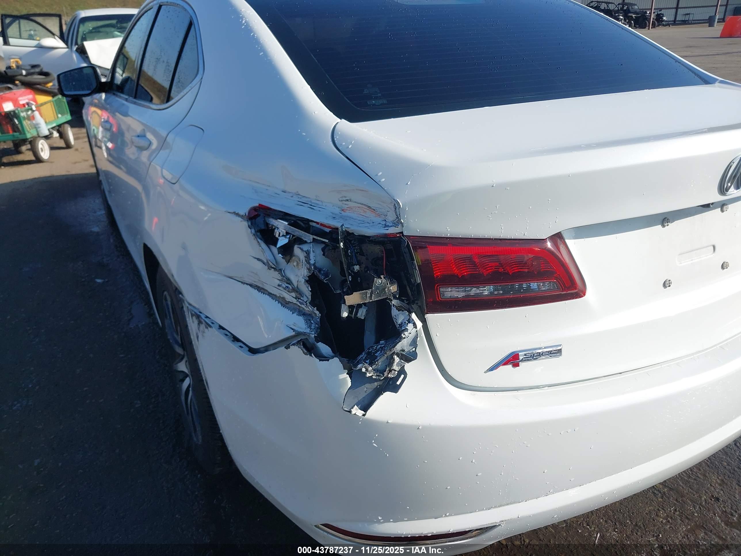 ACURA TLX image 6