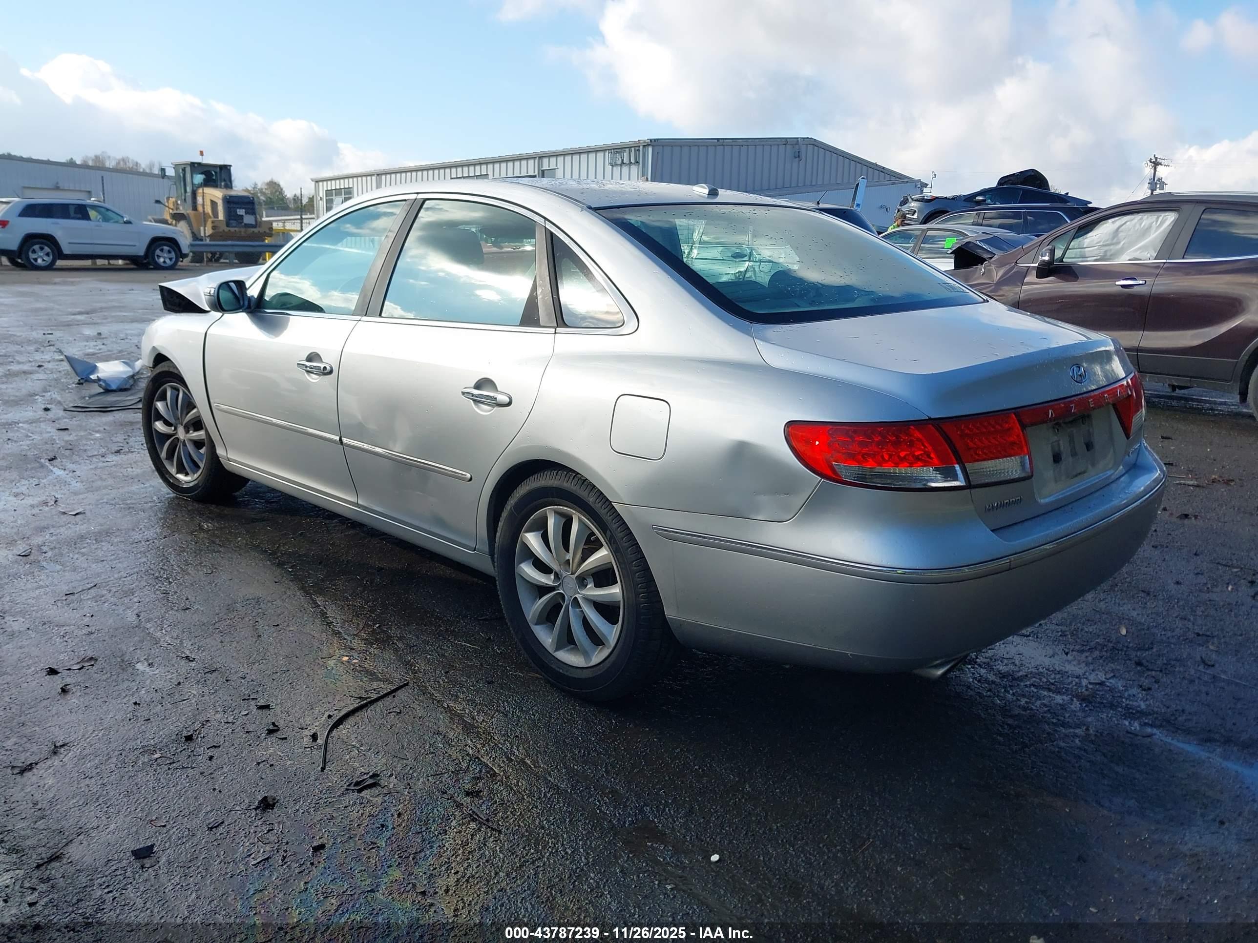 HYUNDAI AZERA image 3