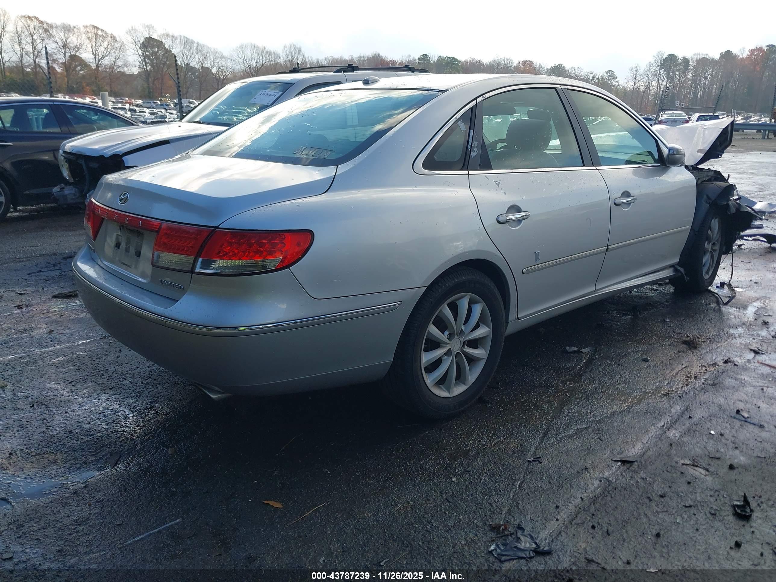 HYUNDAI AZERA image 4