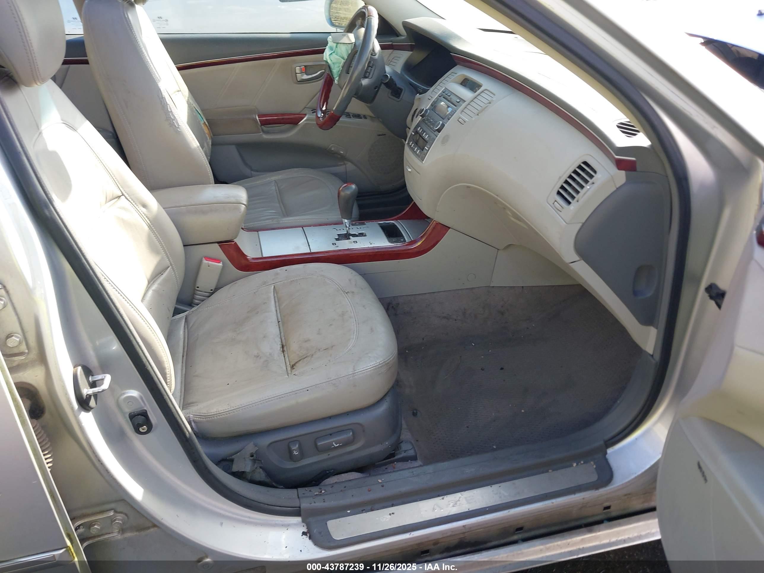 HYUNDAI AZERA image 5