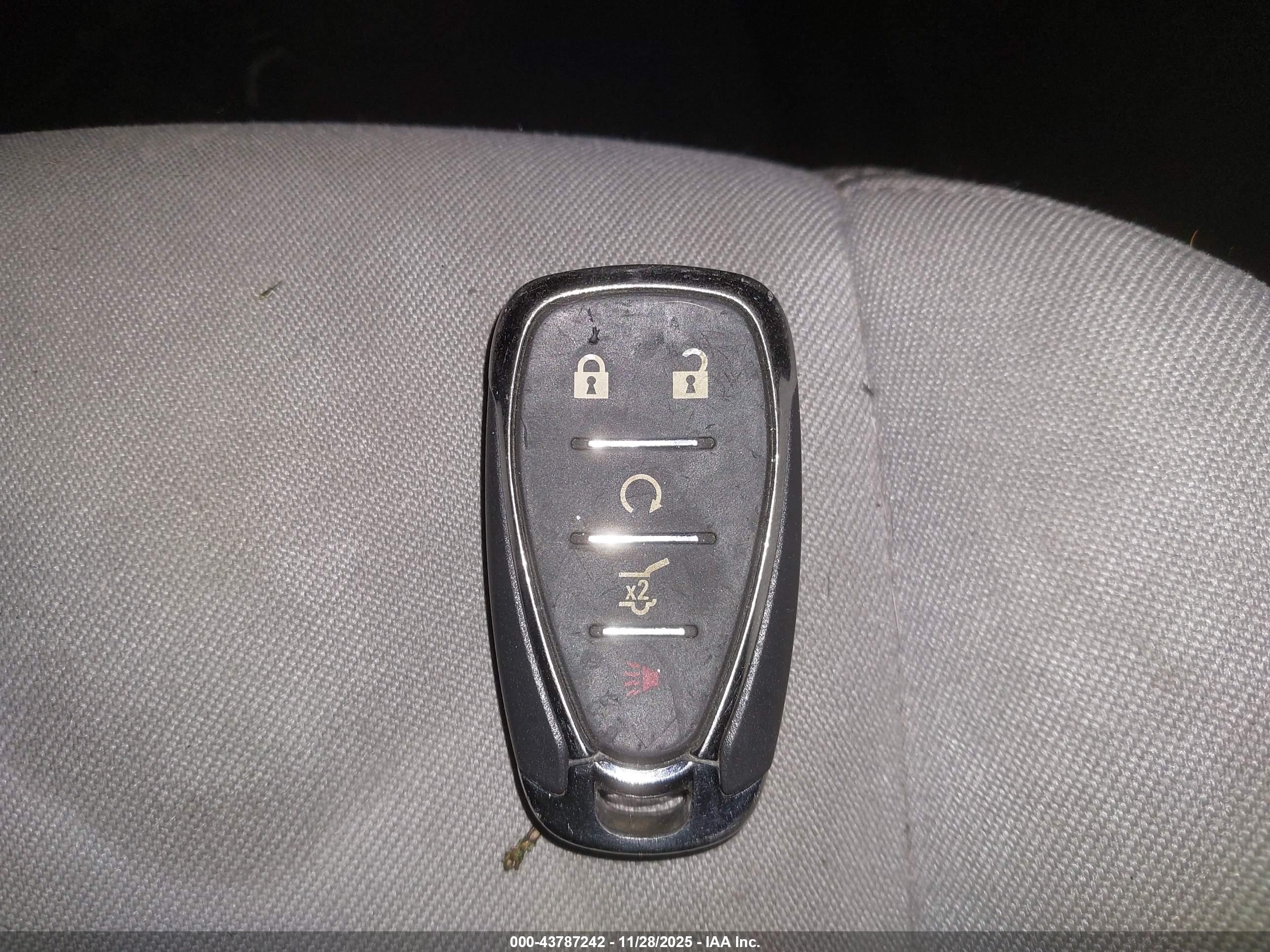 CHEVROLET EQUINOX image 11