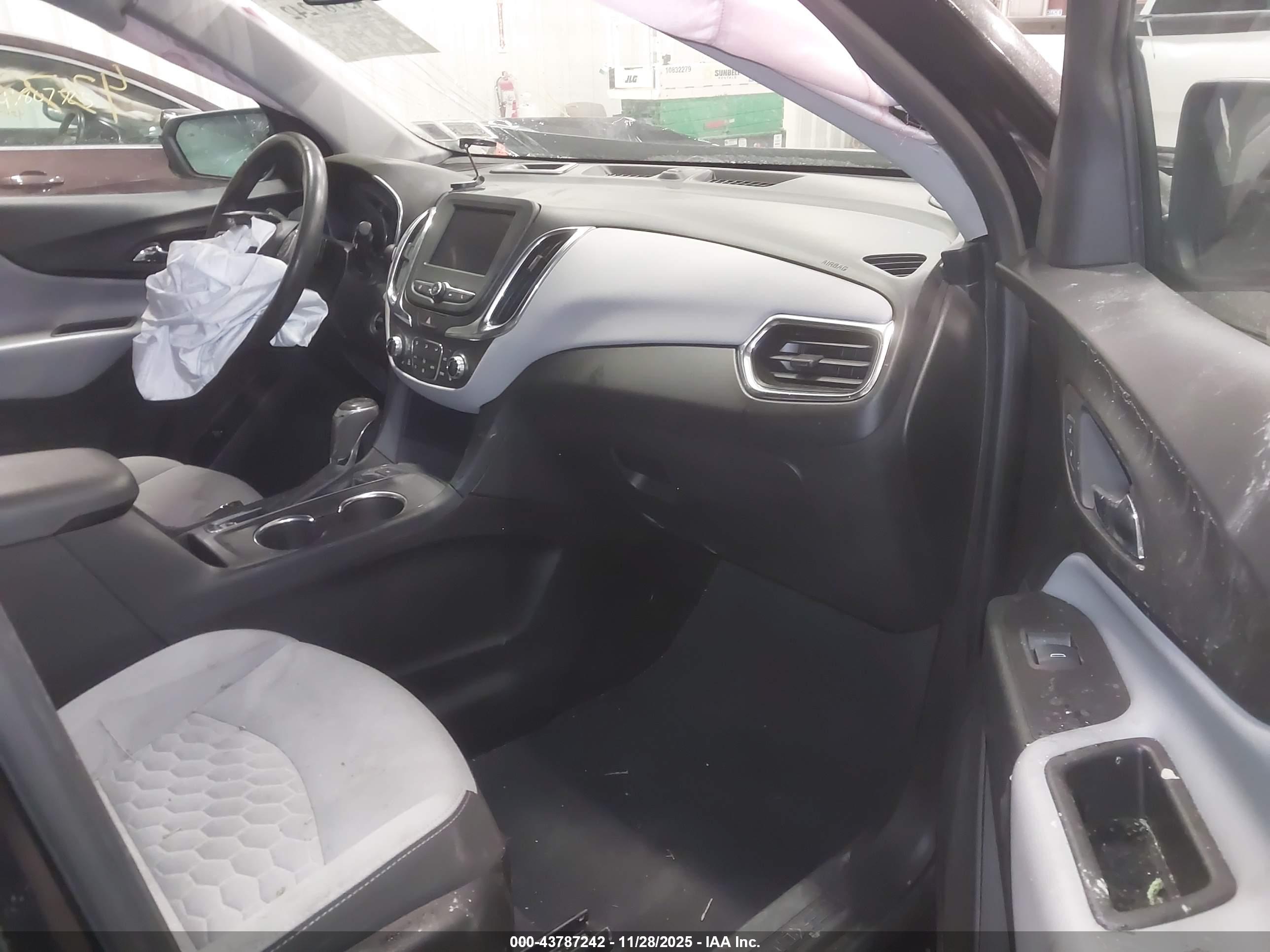 CHEVROLET EQUINOX image 5