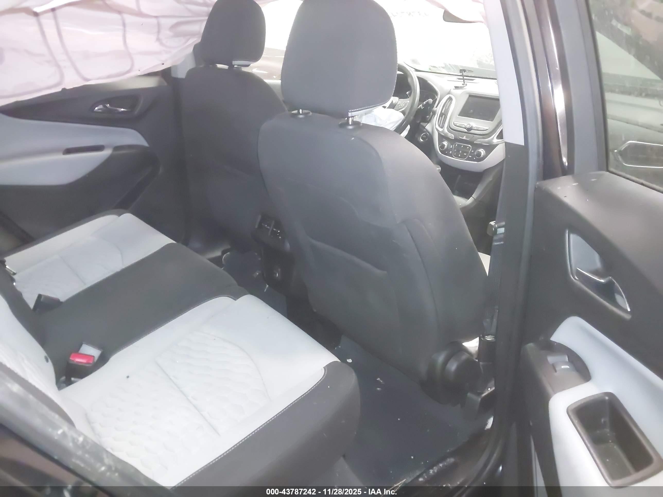 CHEVROLET EQUINOX image 8
