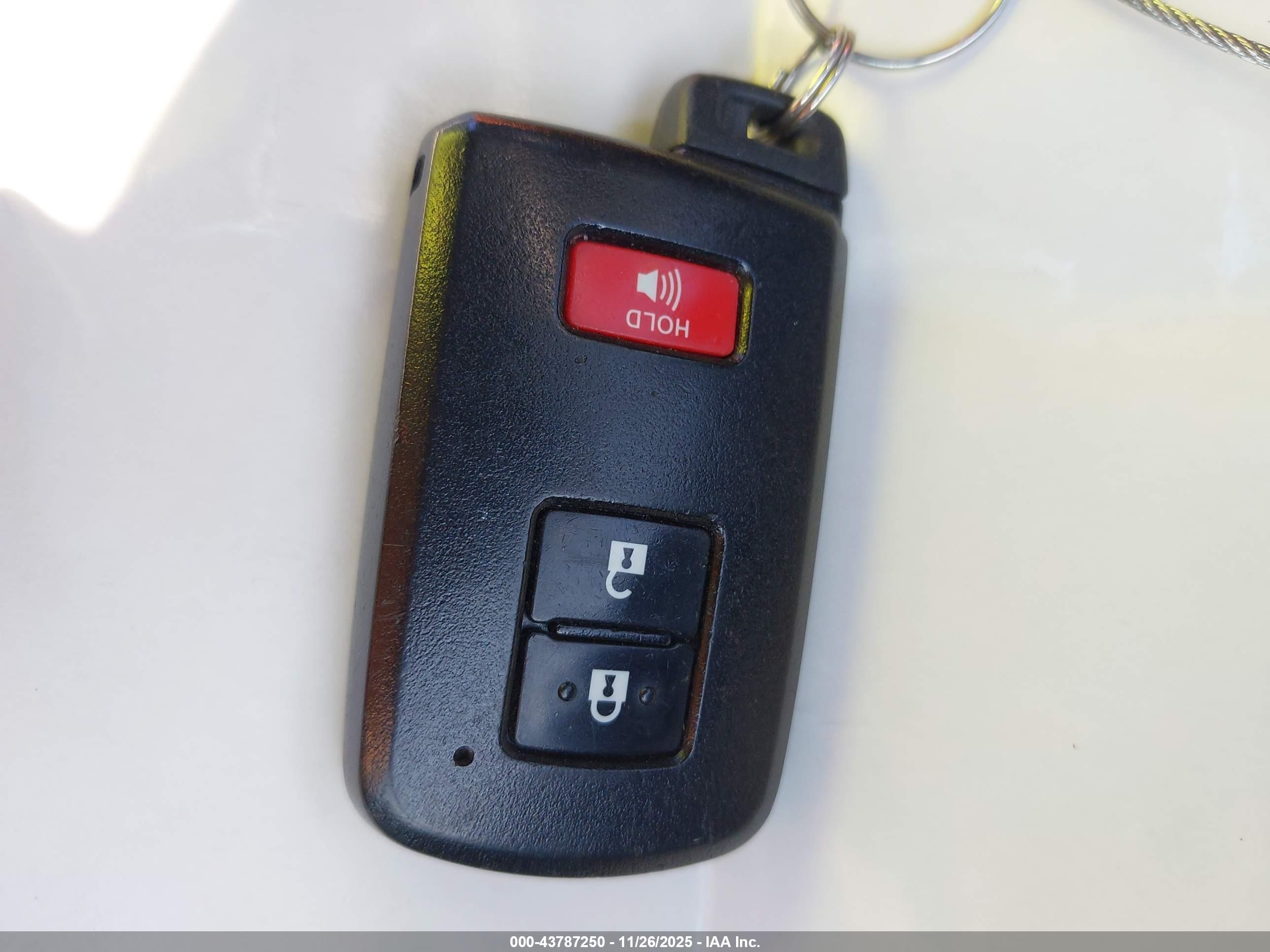 TOYOTA RAV4 image 11