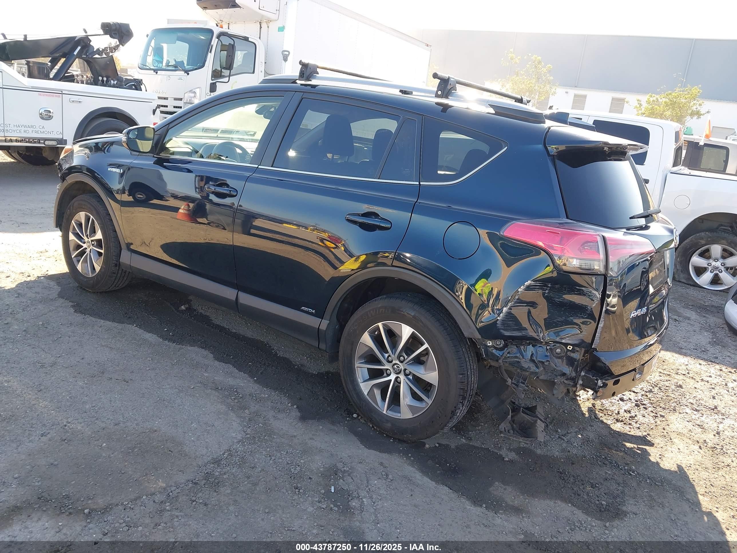 TOYOTA RAV4 image 3