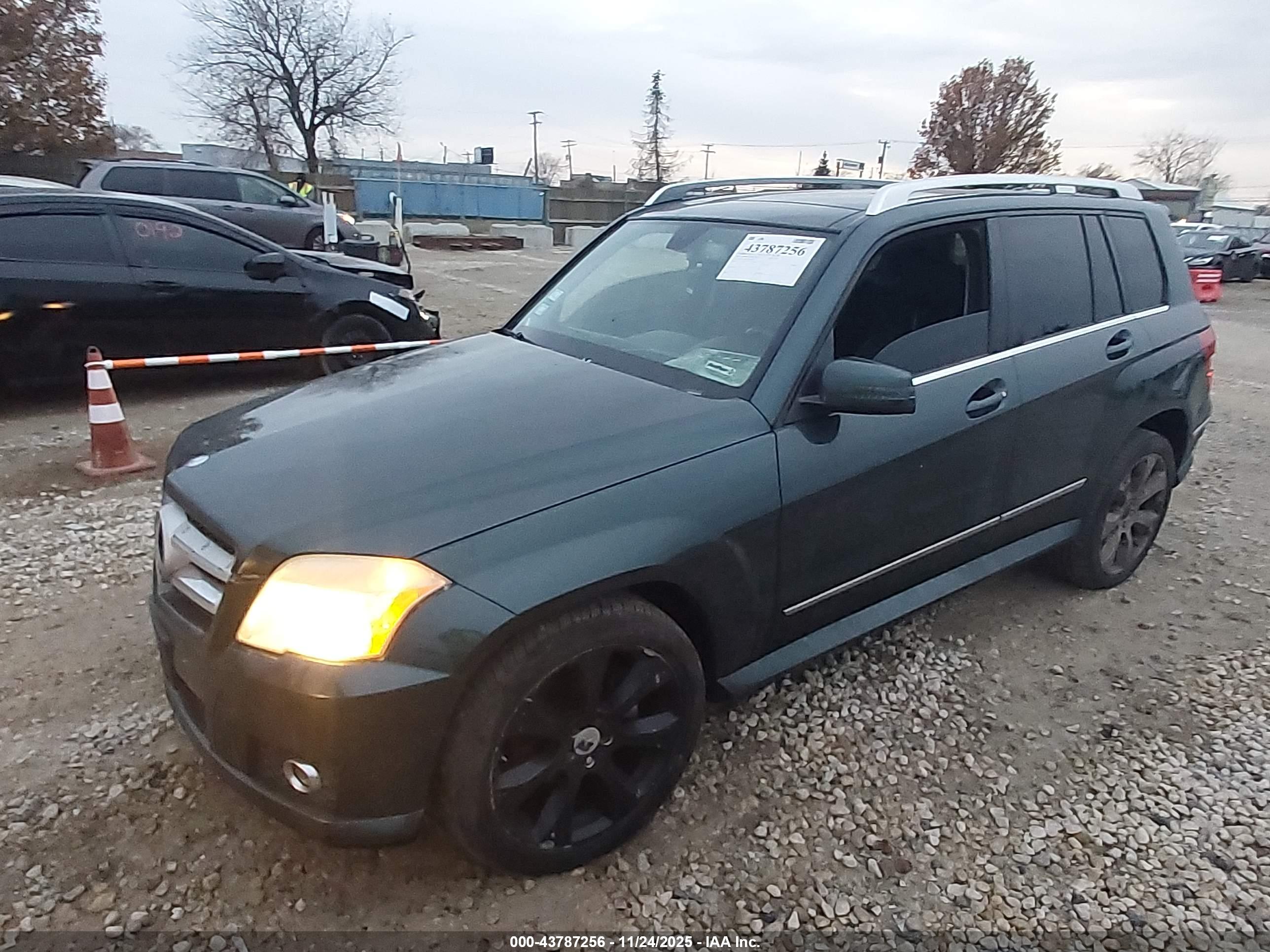 MERCEDES-BENZ GLK image 2