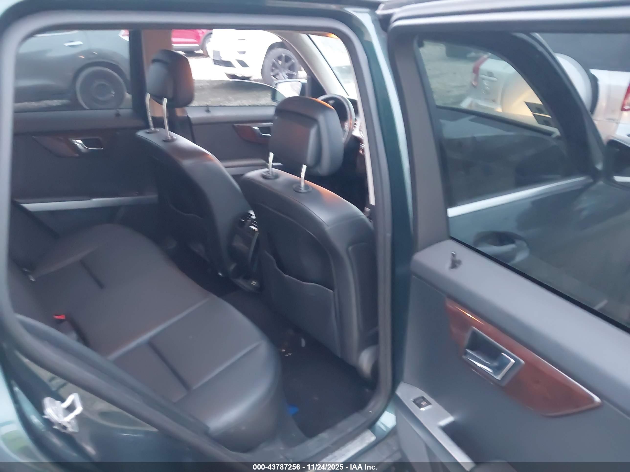 MERCEDES-BENZ GLK image 8