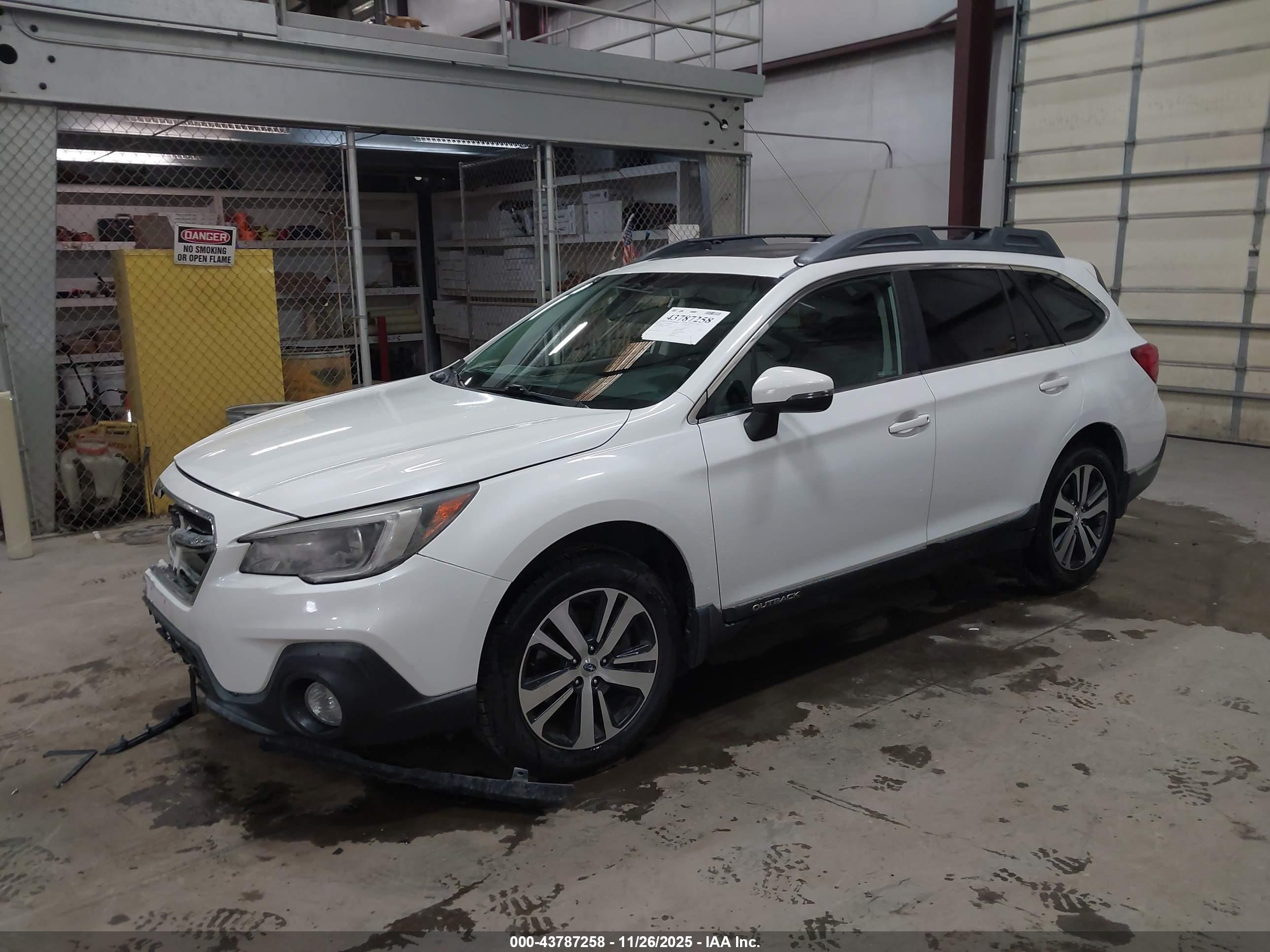 SUBARU OUTBACK image 2