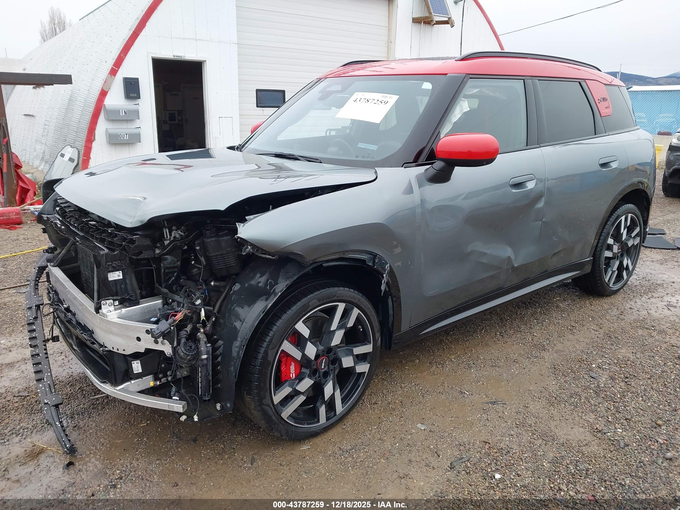 MINI COUNTRYMAN image 2
