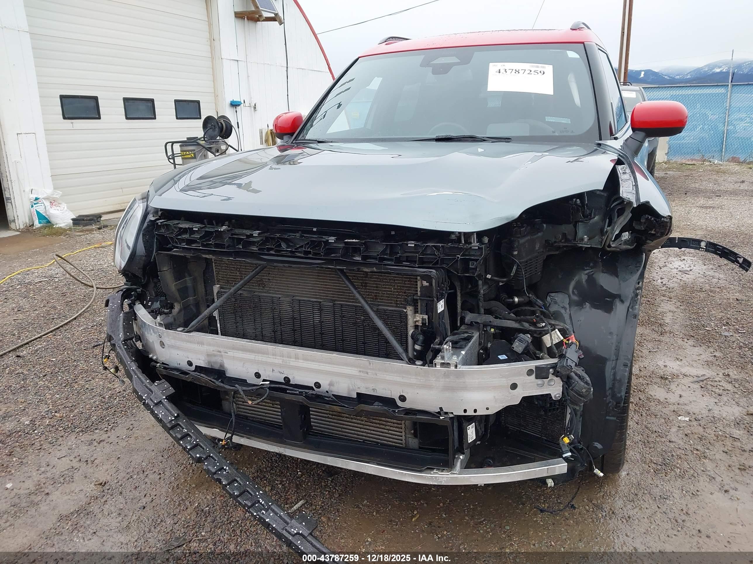 MINI COUNTRYMAN image 6