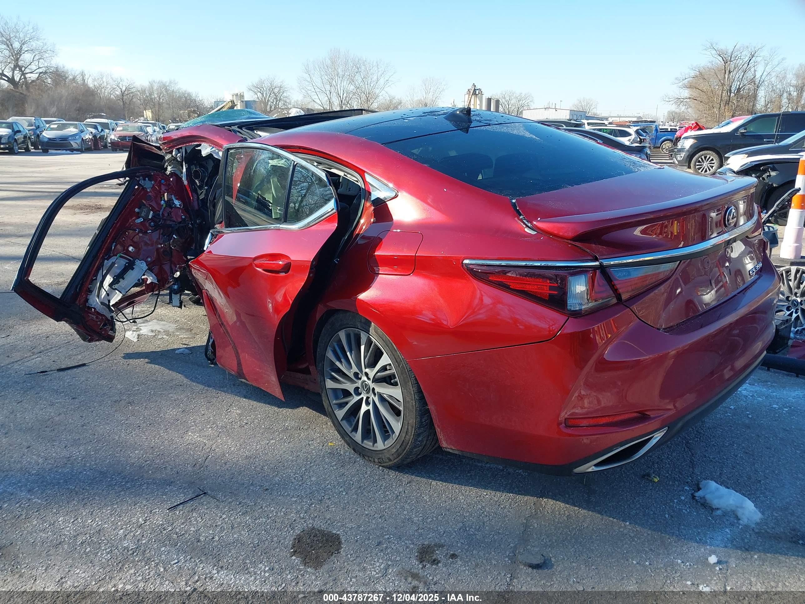 LEXUS ES image 3
