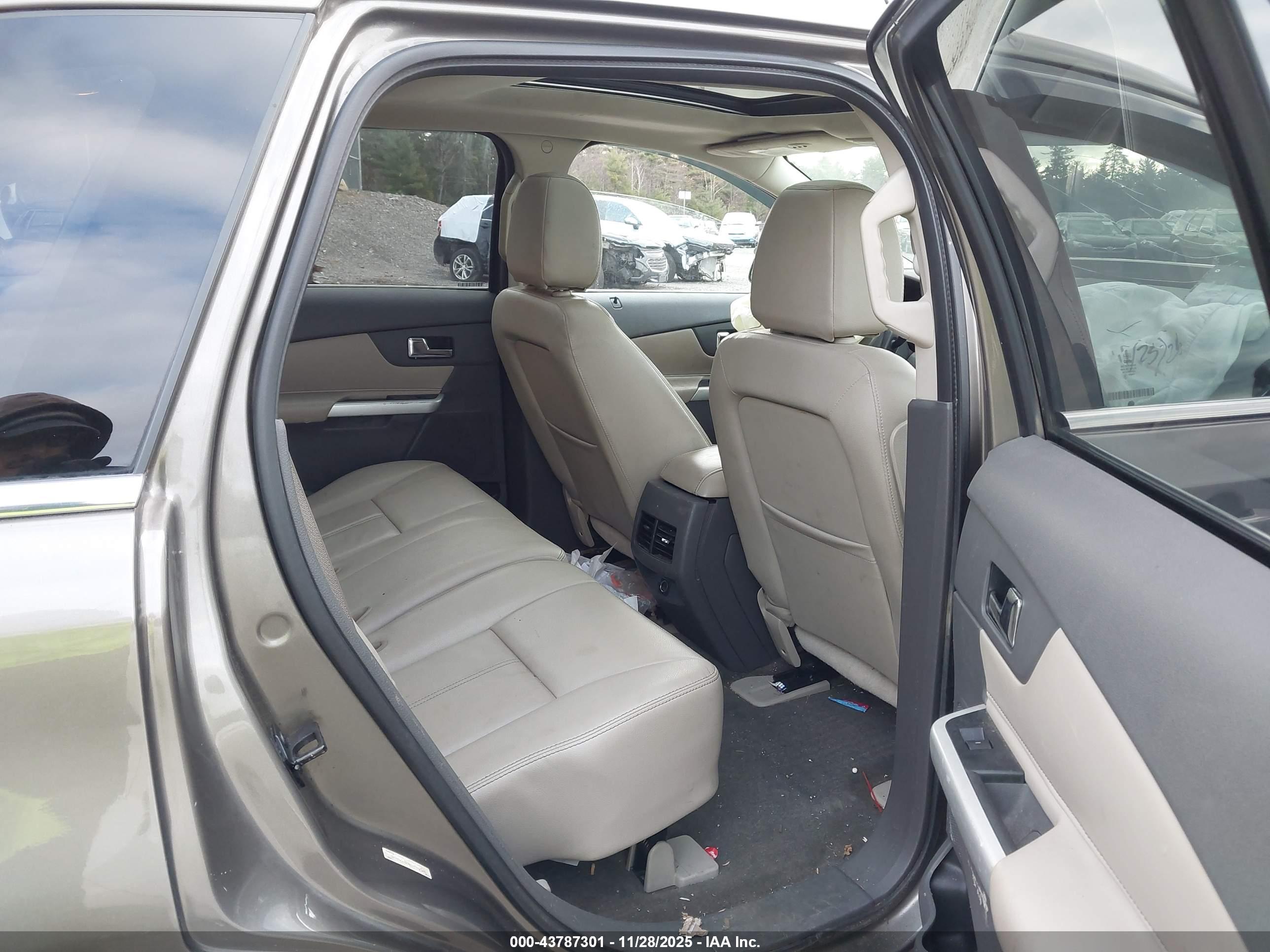 FORD EDGE image 8