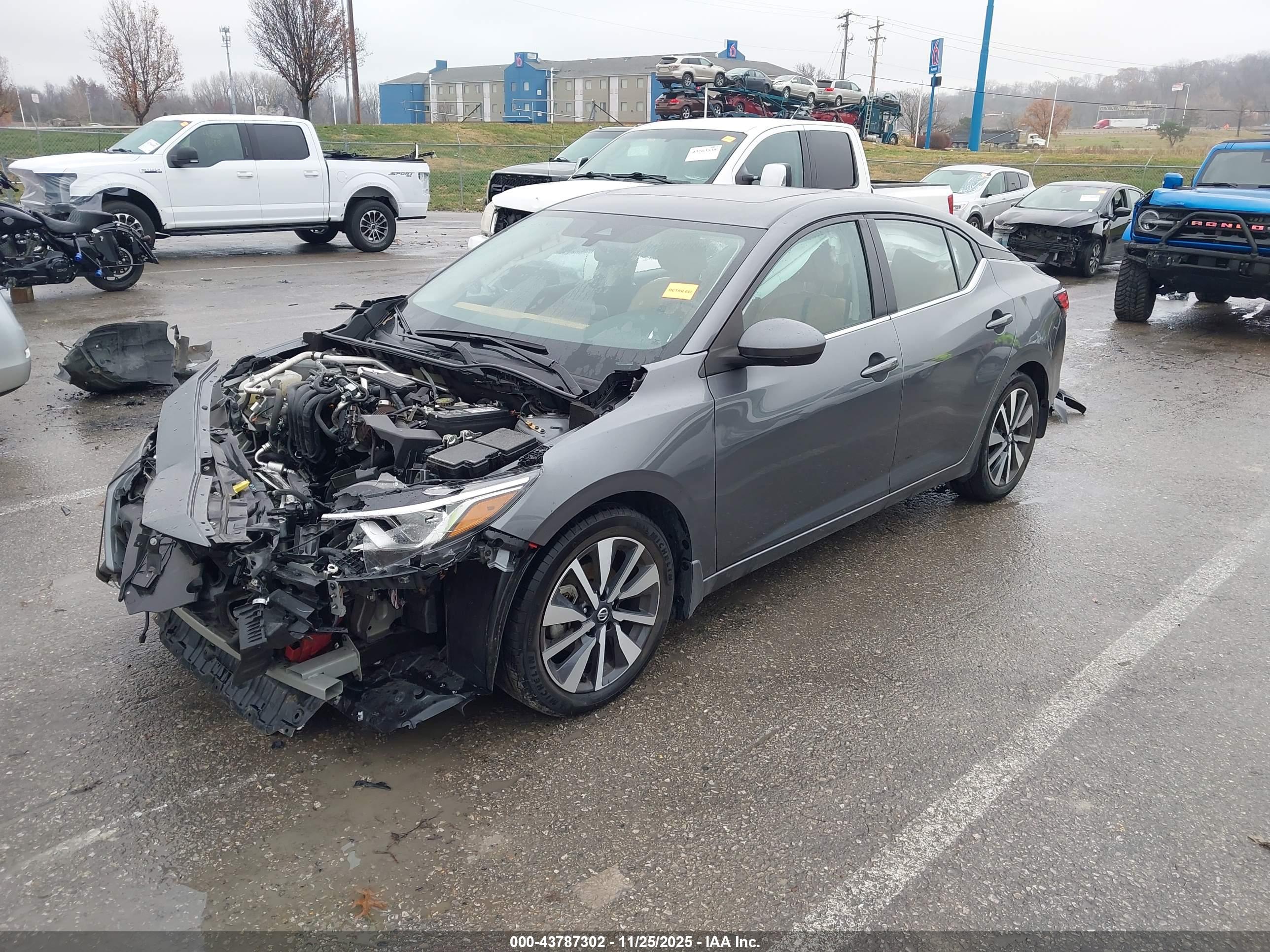 NISSAN SENTRA image 2