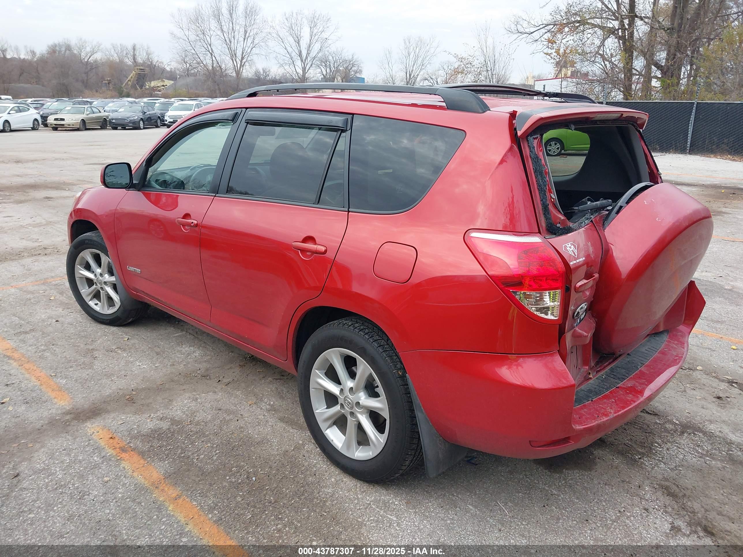 TOYOTA RAV4 image 3