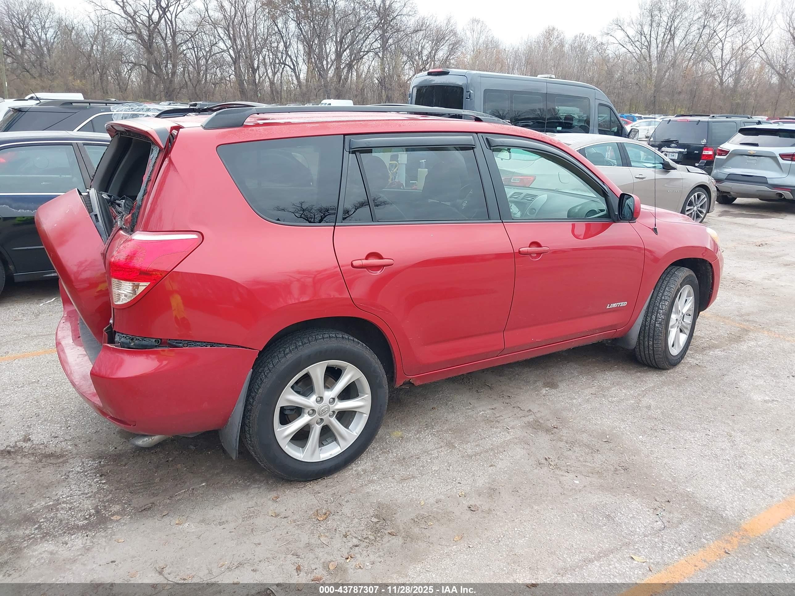 TOYOTA RAV4 image 4