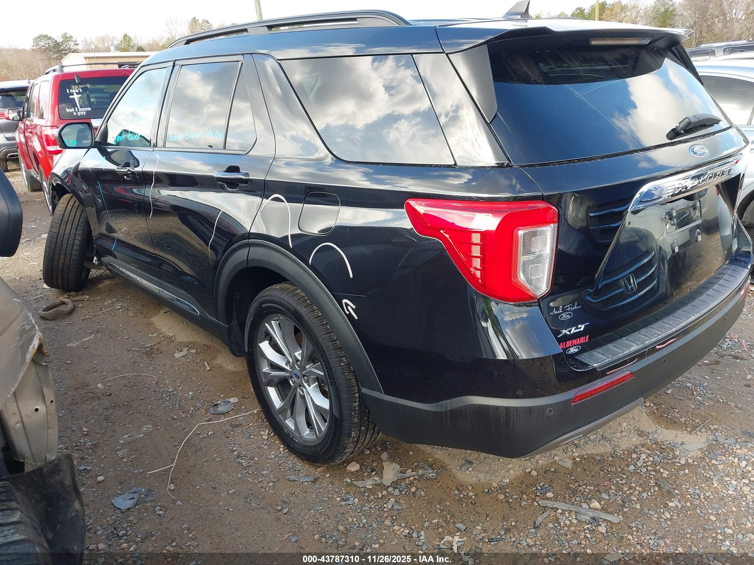 FORD EXPLORER image 3