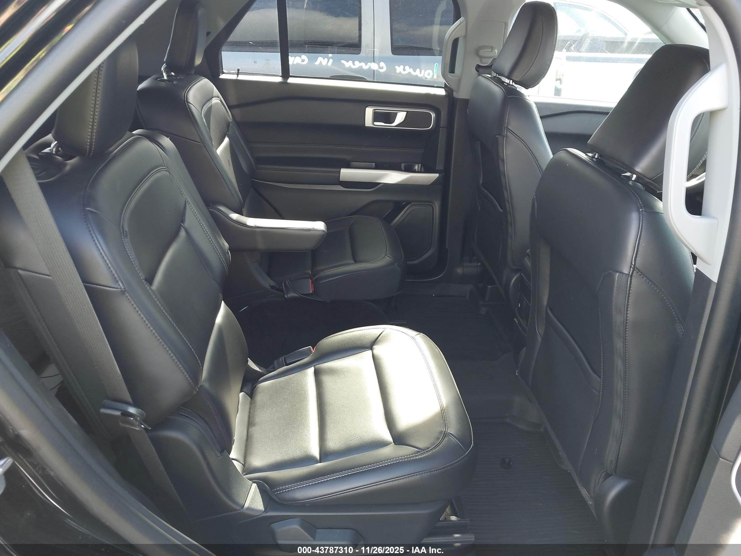 FORD EXPLORER image 8