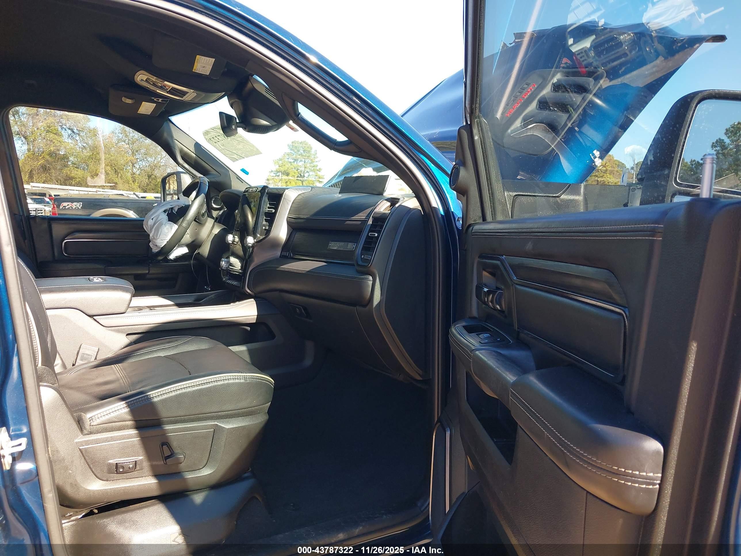 RAM 2500 image 5