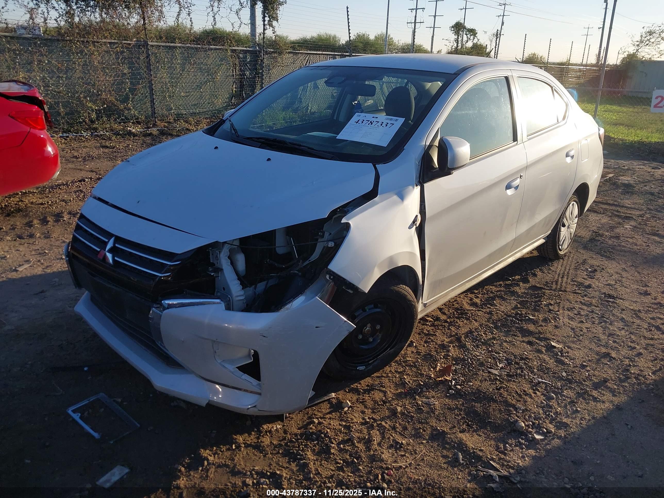MITSUBISHI MIRAGE image 2