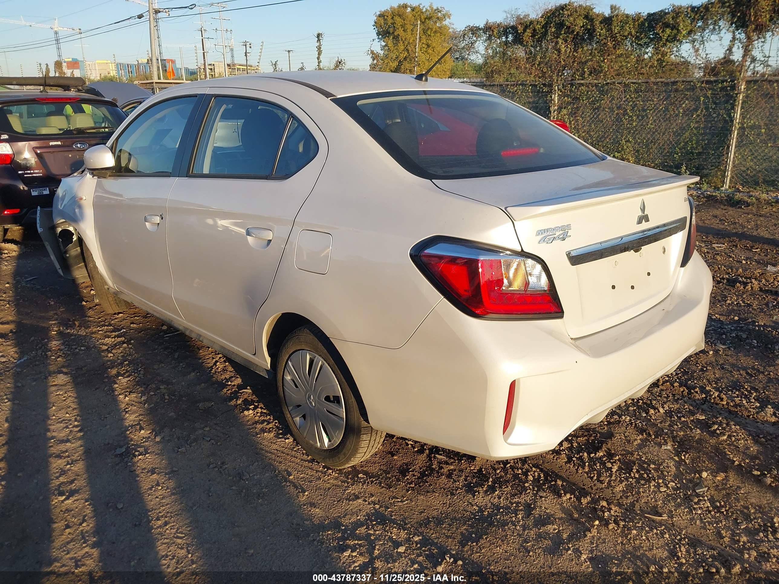 MITSUBISHI MIRAGE image 3