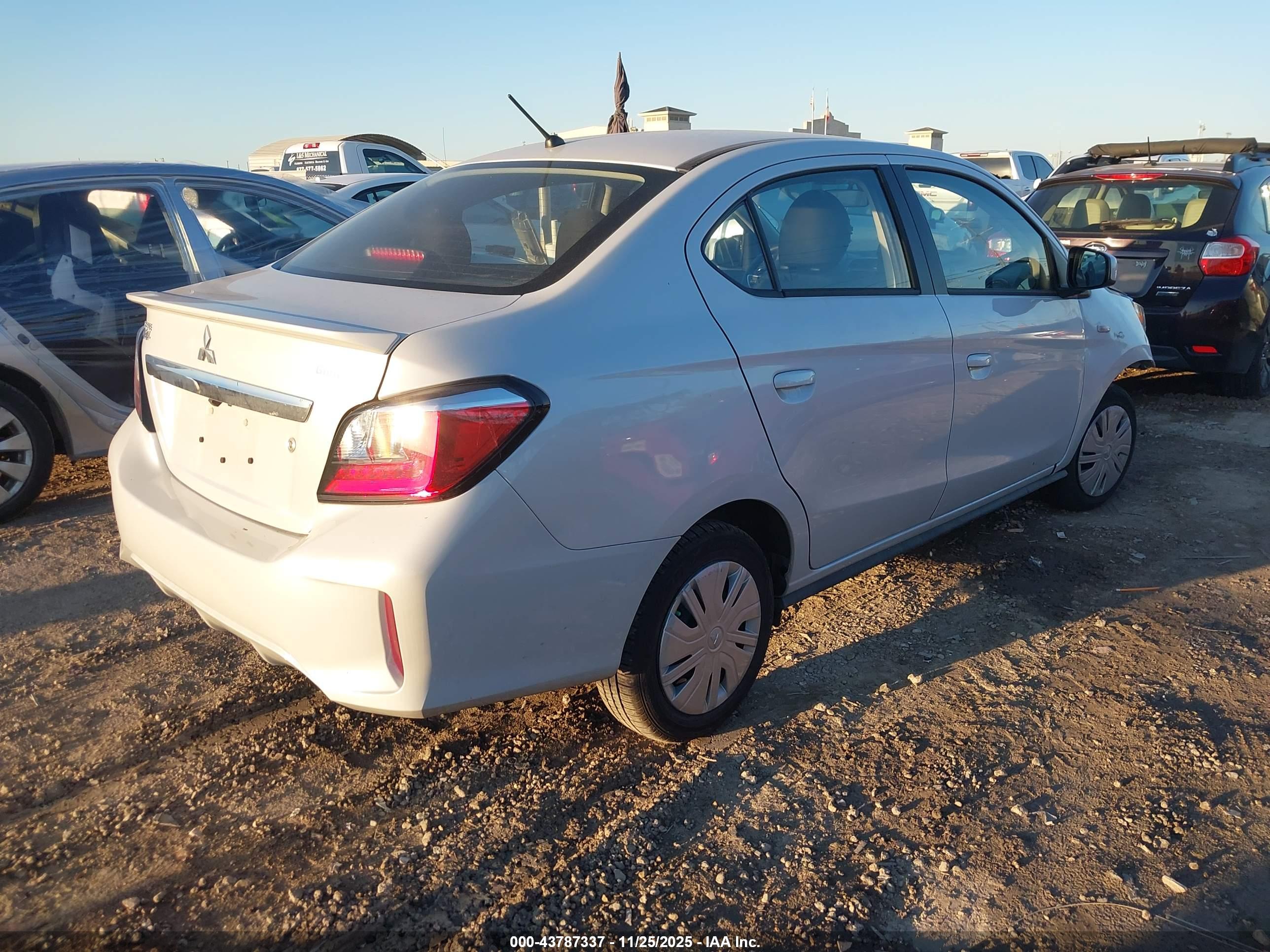 MITSUBISHI MIRAGE image 4