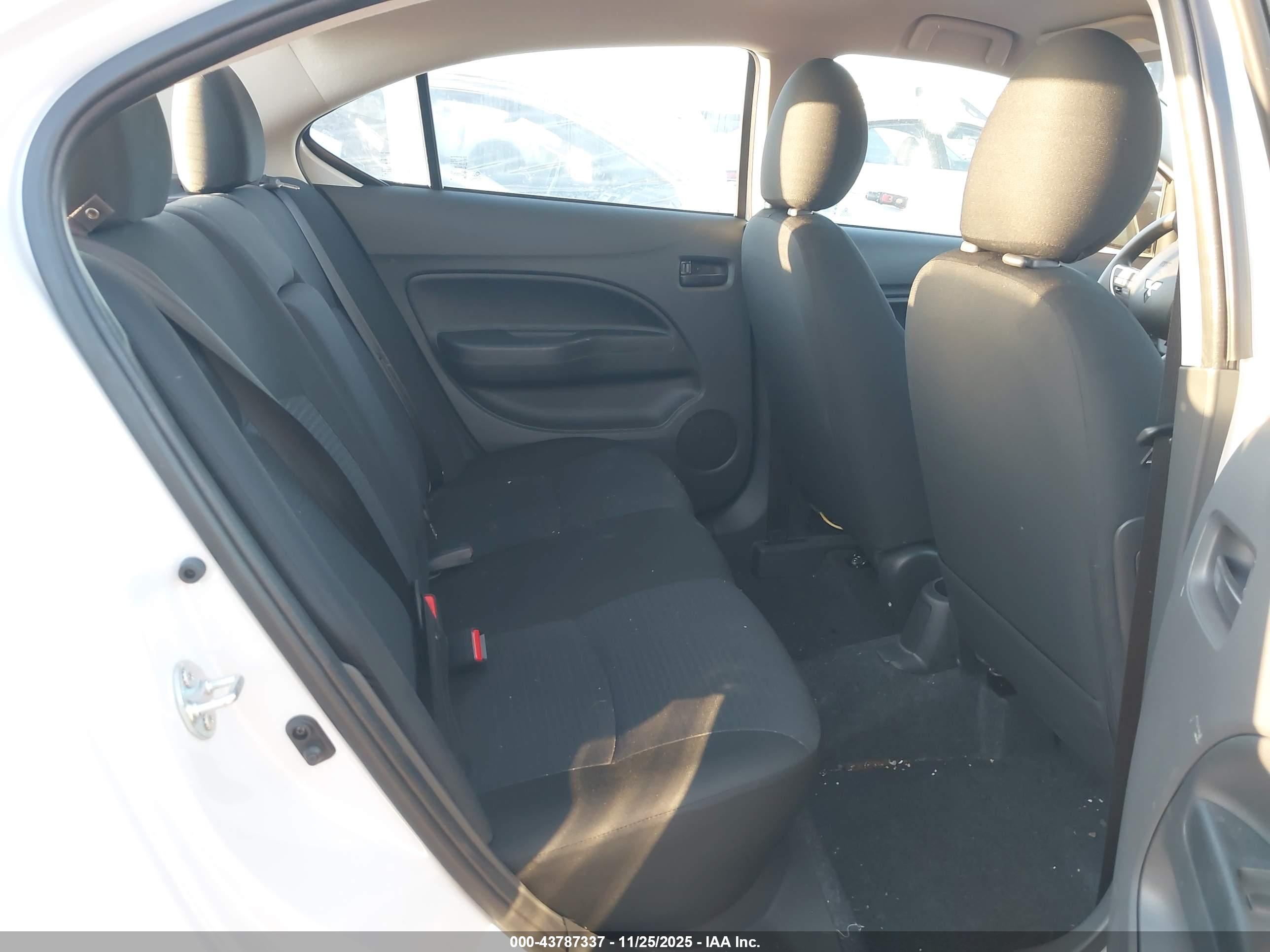 MITSUBISHI MIRAGE image 8
