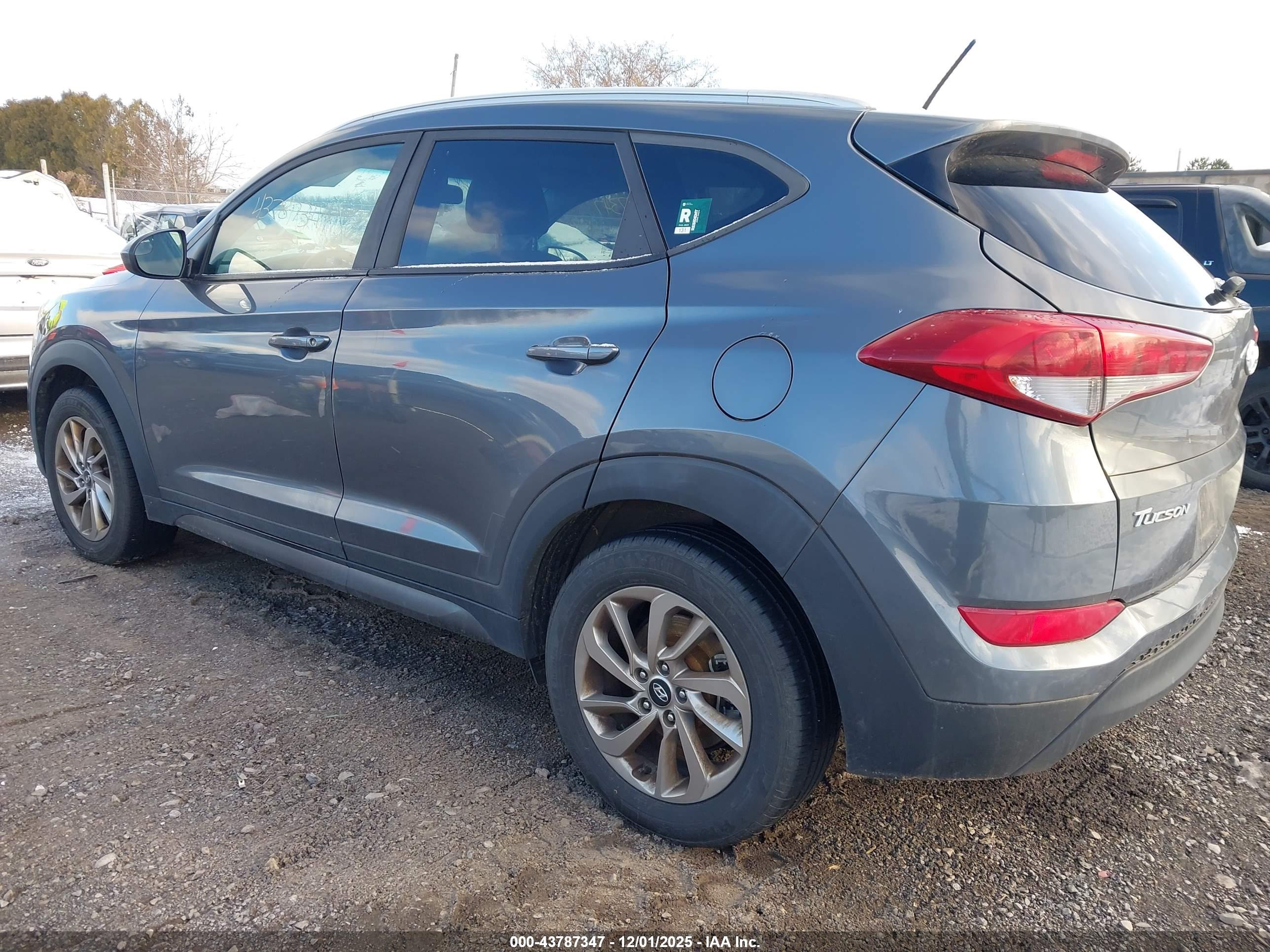 HYUNDAI TUCSON image 3