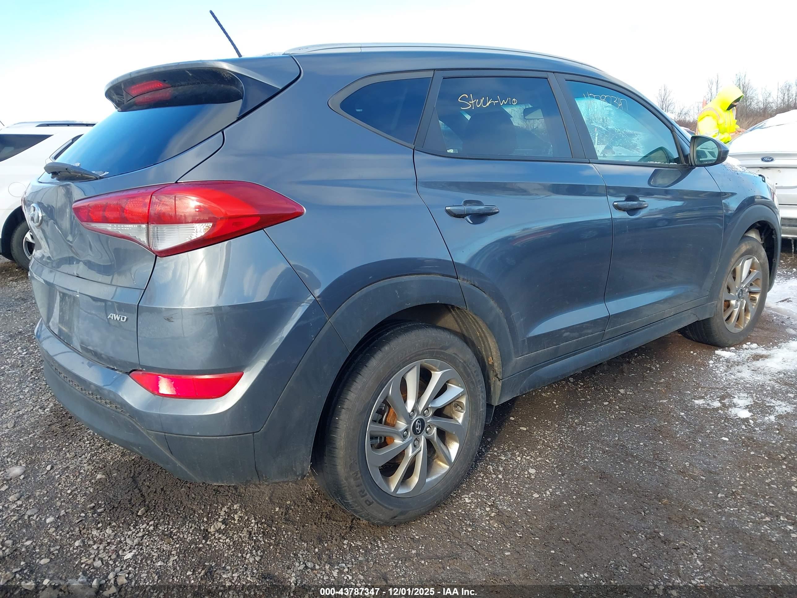 HYUNDAI TUCSON image 4