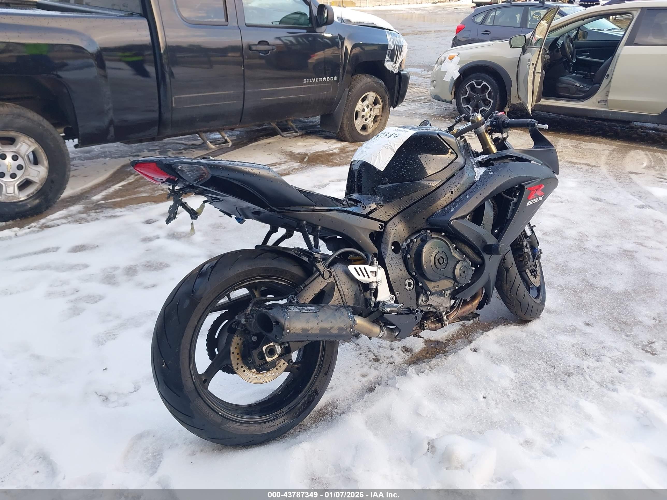 SUZUKI GSX-R600 image 4