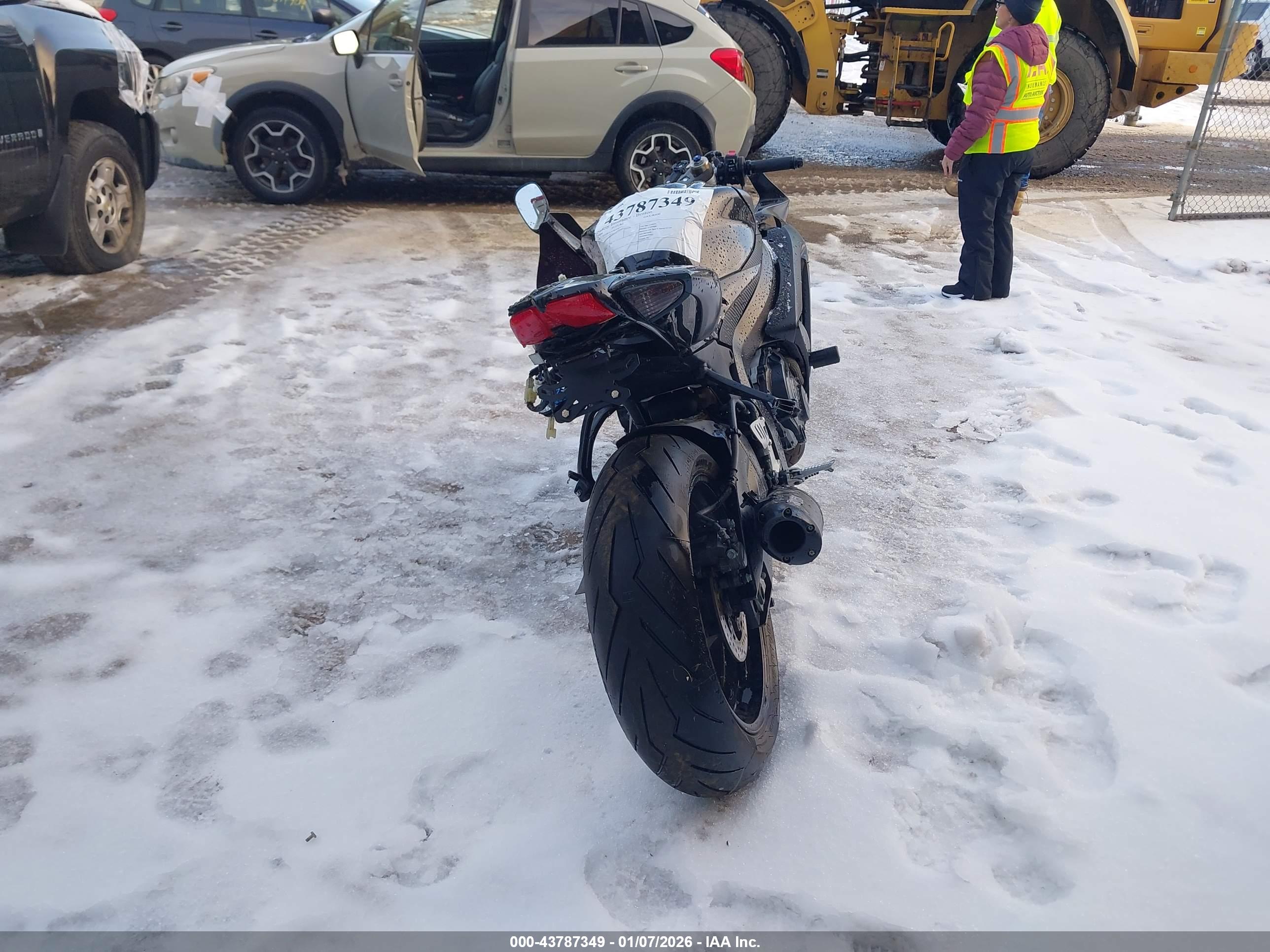 SUZUKI GSX-R600 image 6
