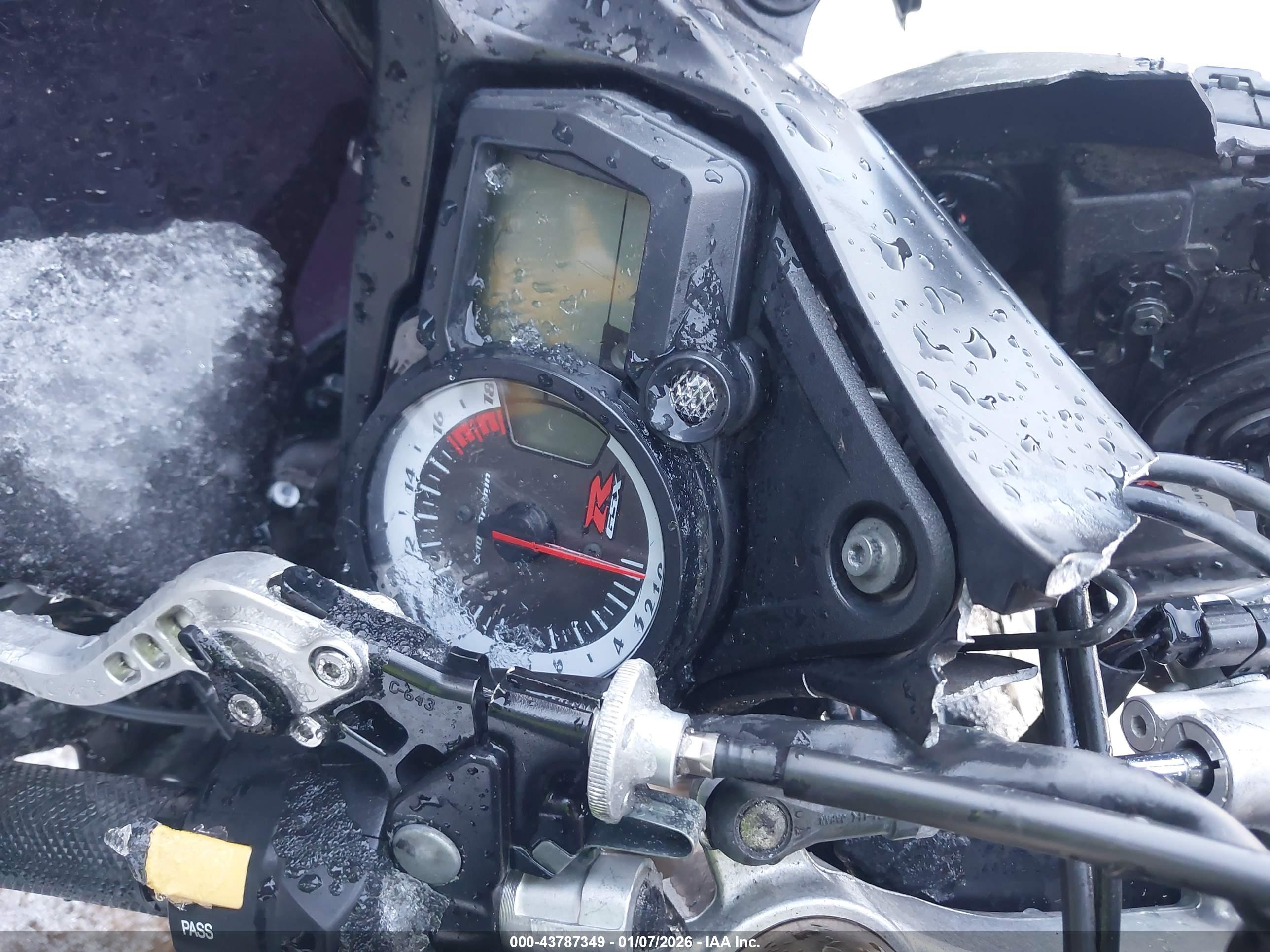 SUZUKI GSX-R600 image 7
