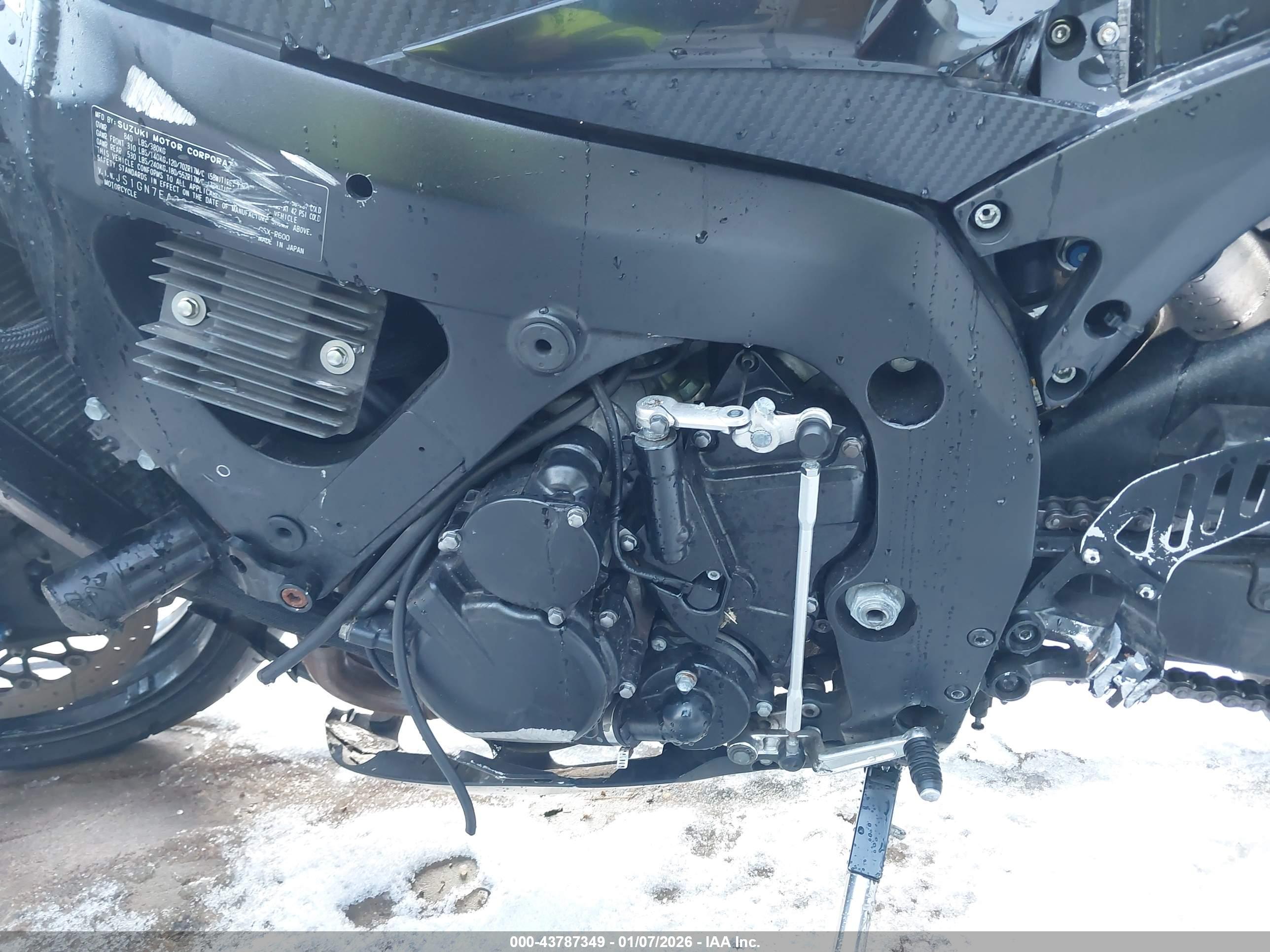SUZUKI GSX-R600 image 9